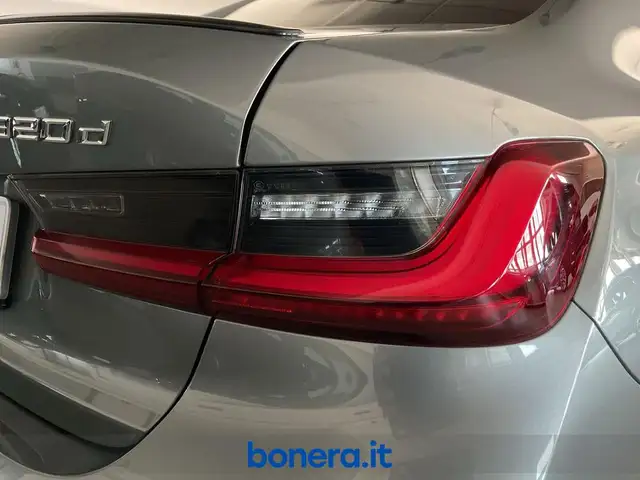BMW 3 Series view 11