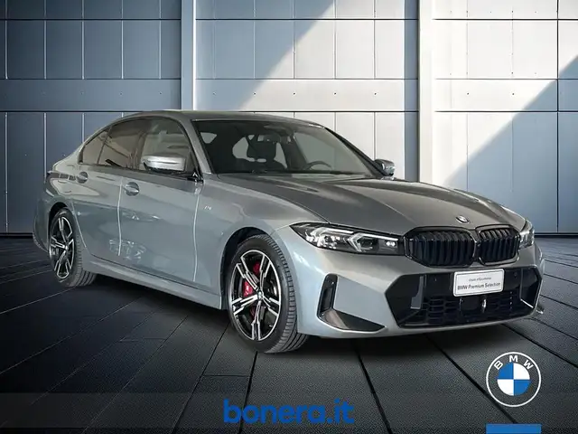 BMW 3 Series view 4