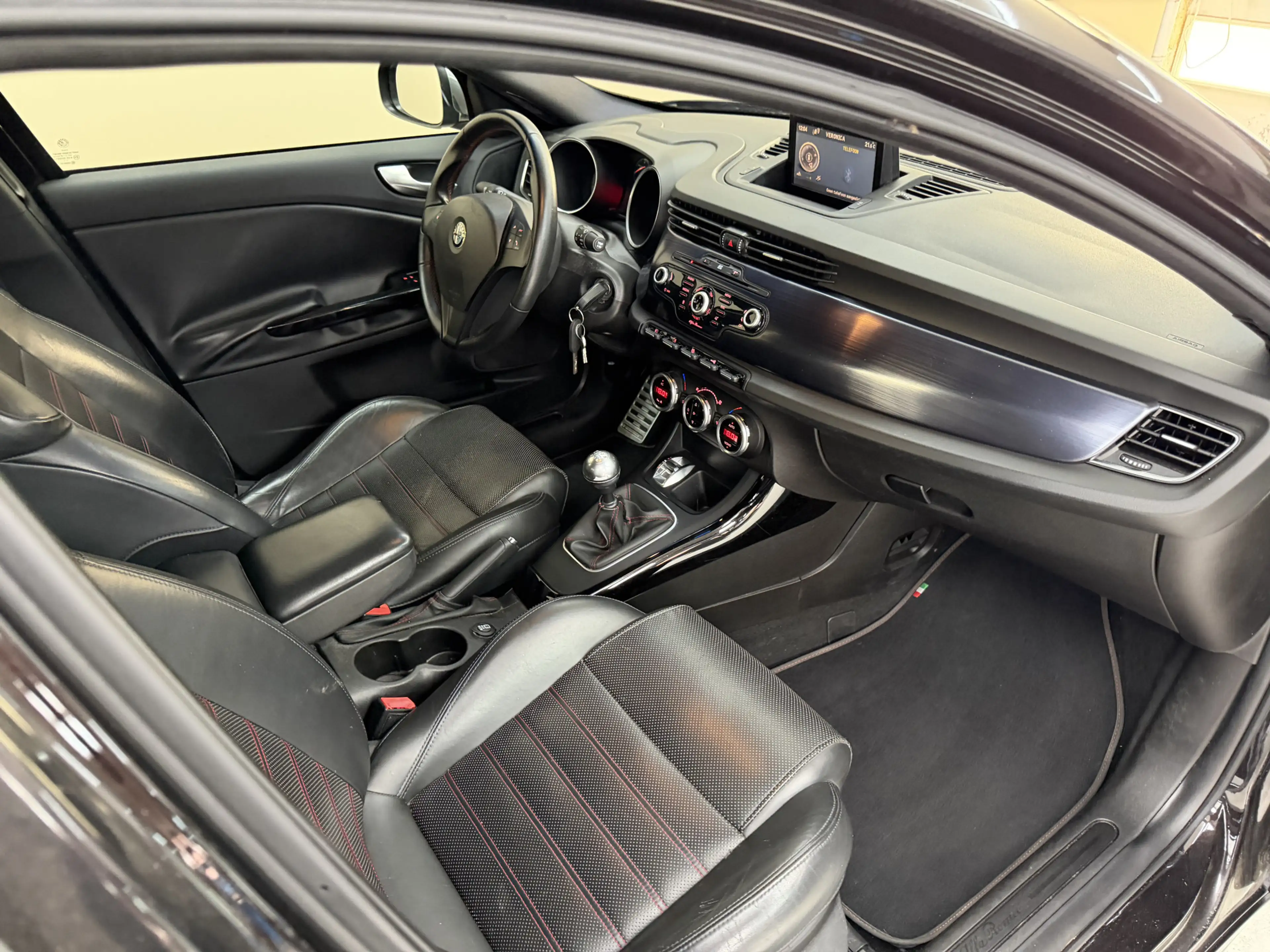 Alfa Romeo Giulietta 1.4 T Distinctive, 170Pk, 2011, Volledig leder, Or — photo 10