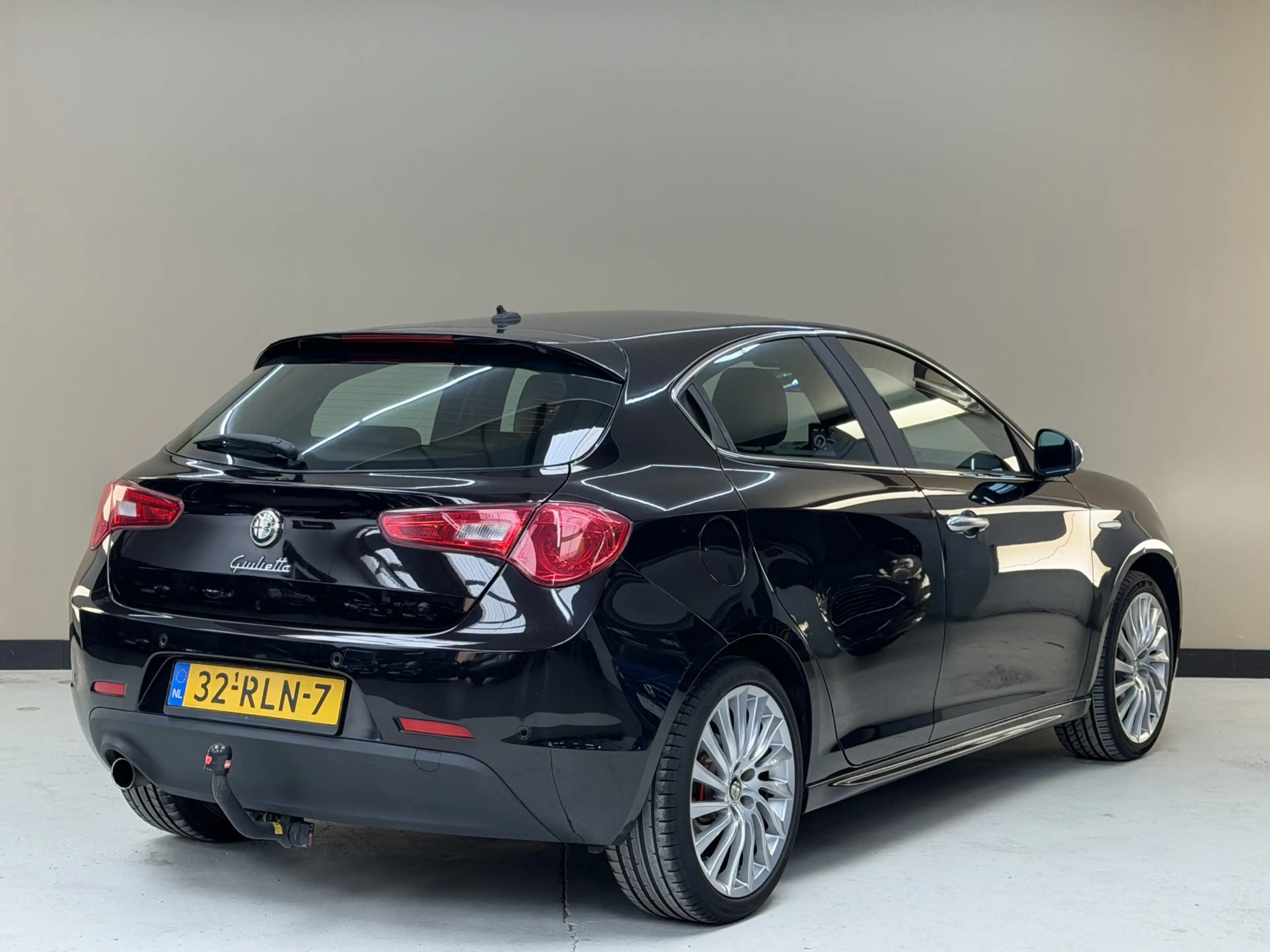 Alfa Romeo Giulietta 1.4 T Distinctive, 170Pk, 2011, Volledig leder, Or — photo 3