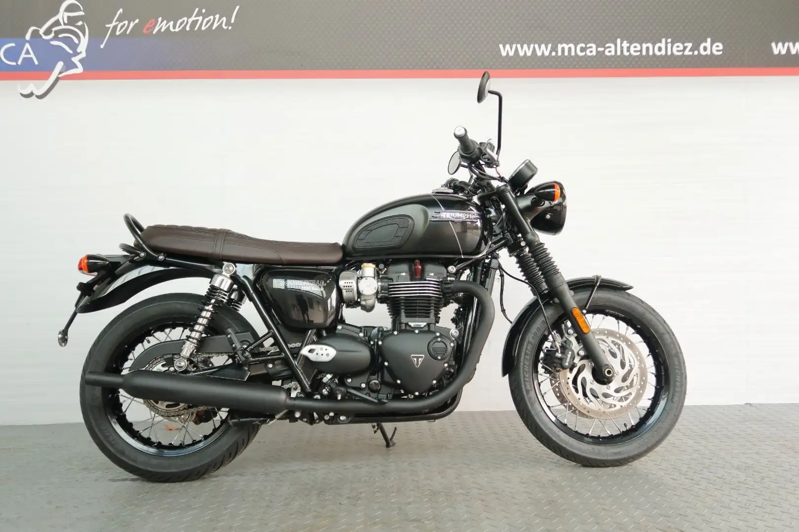 Triumph Bonneville T120 Black Schwarz - 1