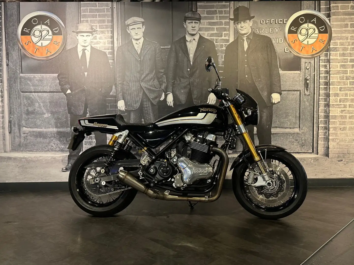 Norton Commando Noir - 1