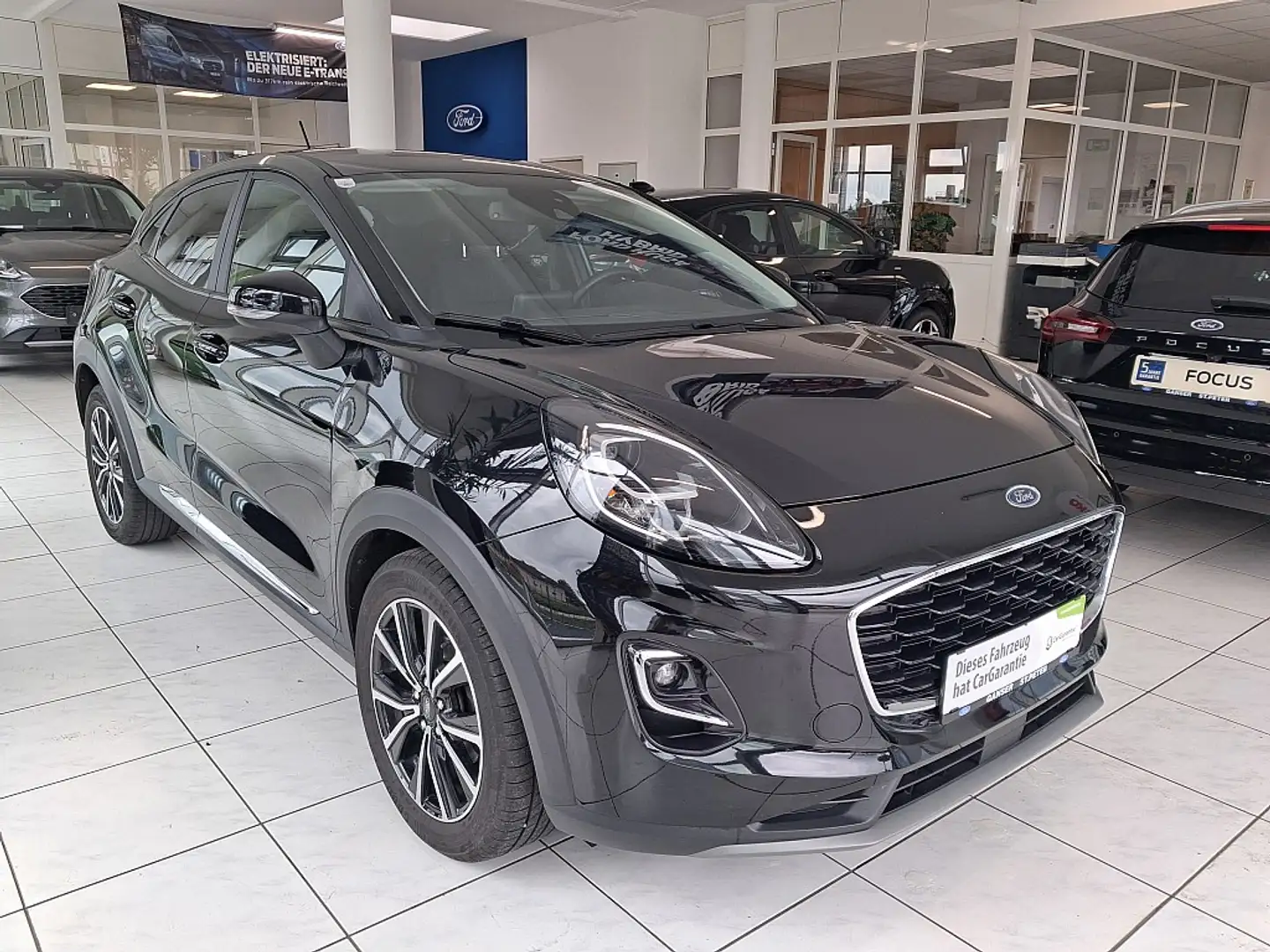 Ford Puma 1,0 EcoBoost Titanium Schwarz - 1