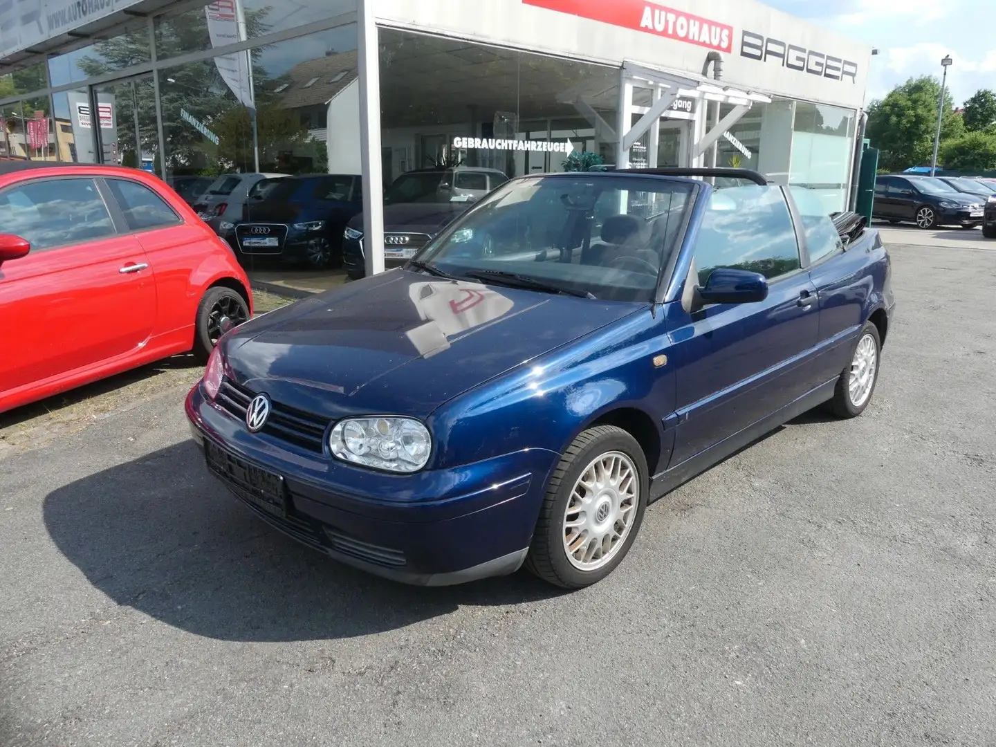 Volkswagen Golf 1.6 Highline Cabriolet Blau - 2