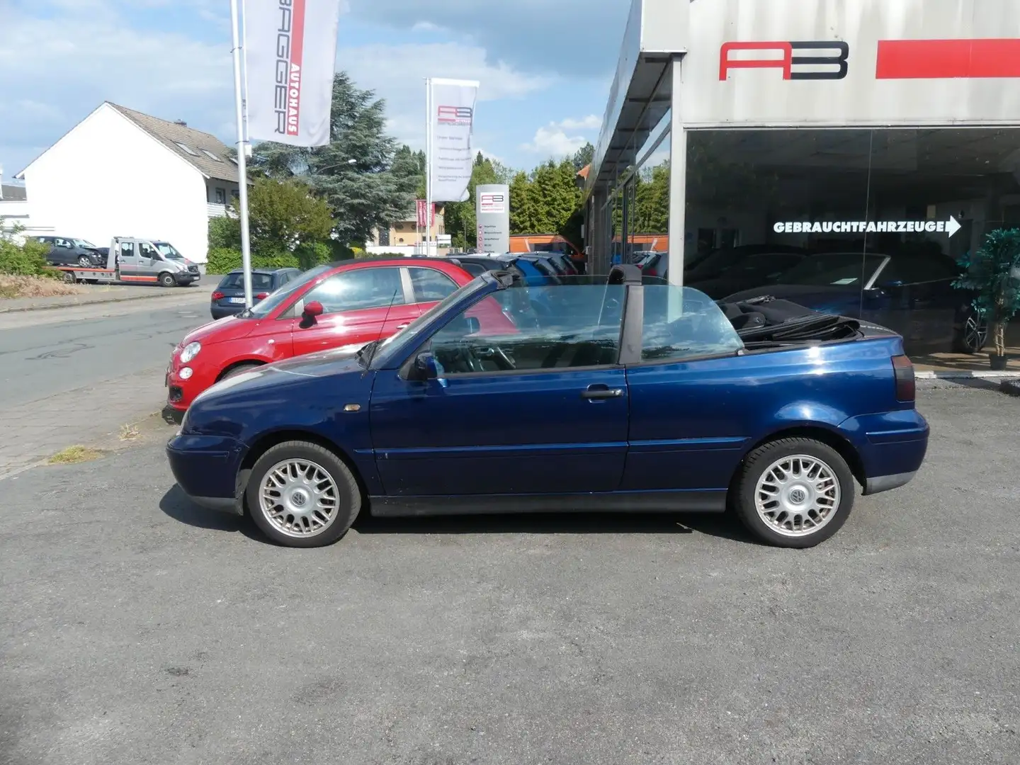 Volkswagen Golf 1.6 Highline Cabriolet Blau - 1