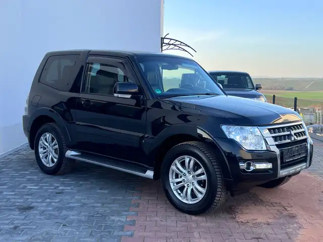 Mitsubishi Pajero 3.2 DI-D SUV-Star*NUR 135TKM*1HAND*KAMERA