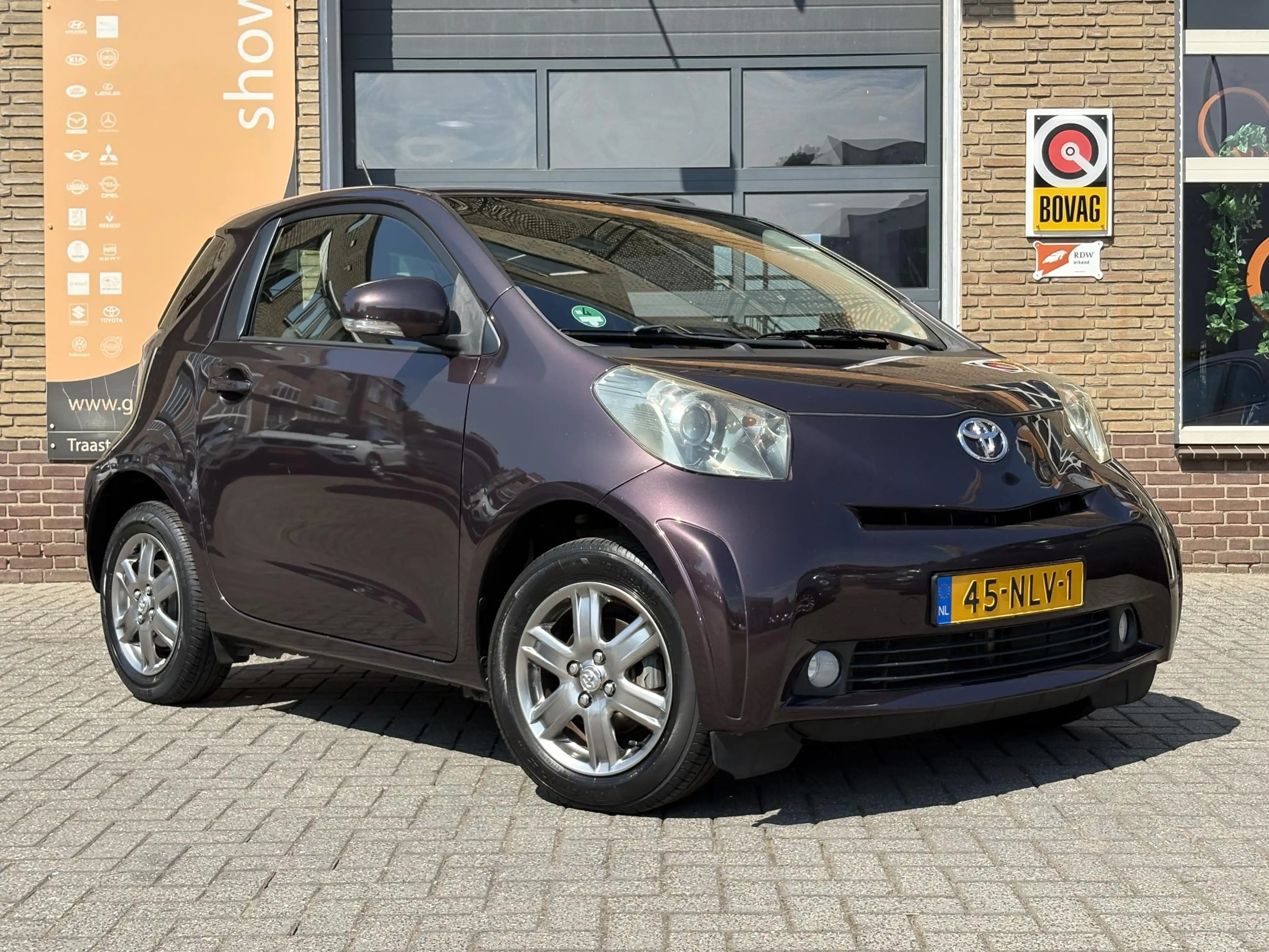 Toyota iQ 1.0 VVTi Aspiration — photo 43