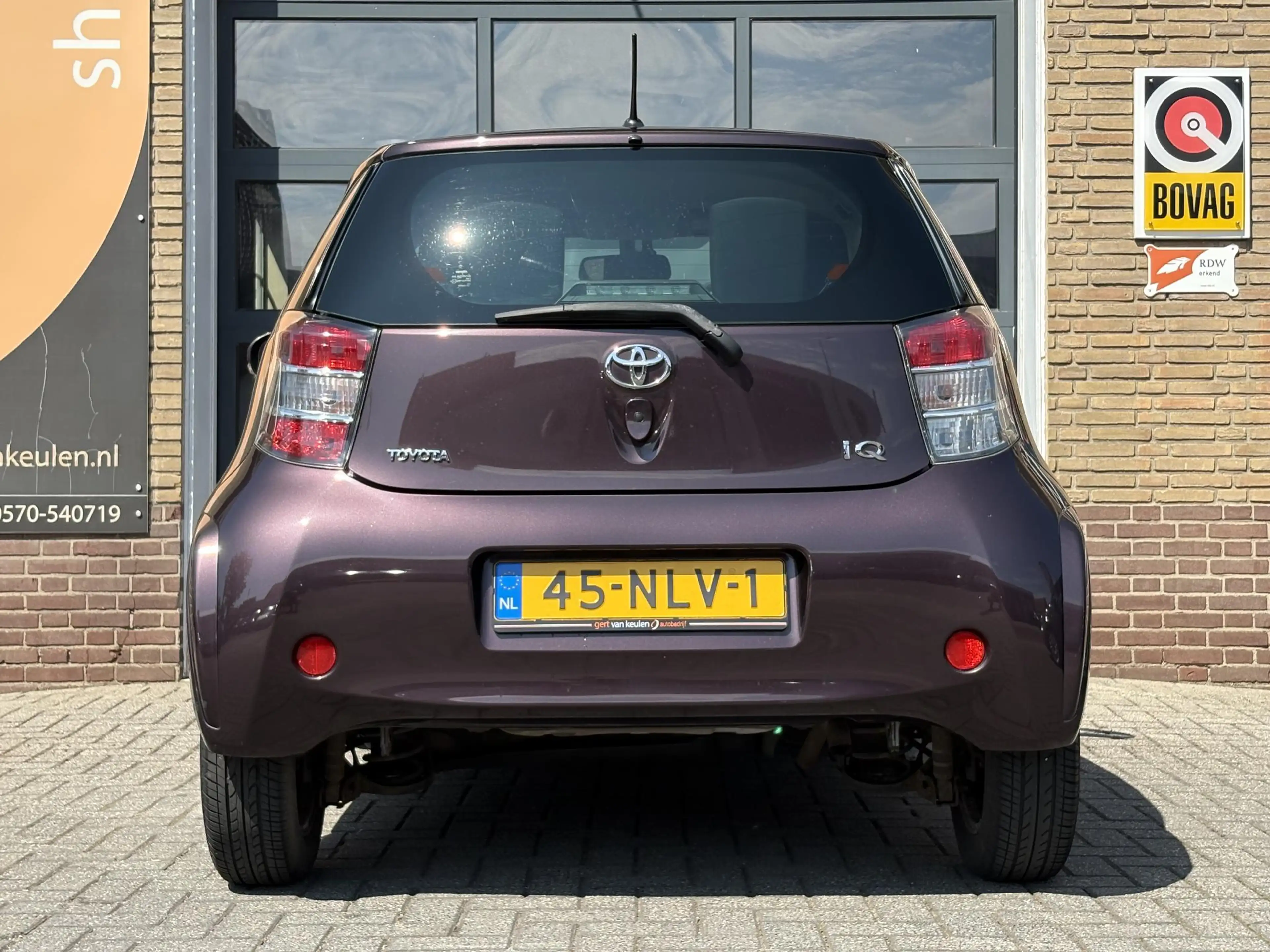Toyota iQ 1.0 VVTi Aspiration — photo 21