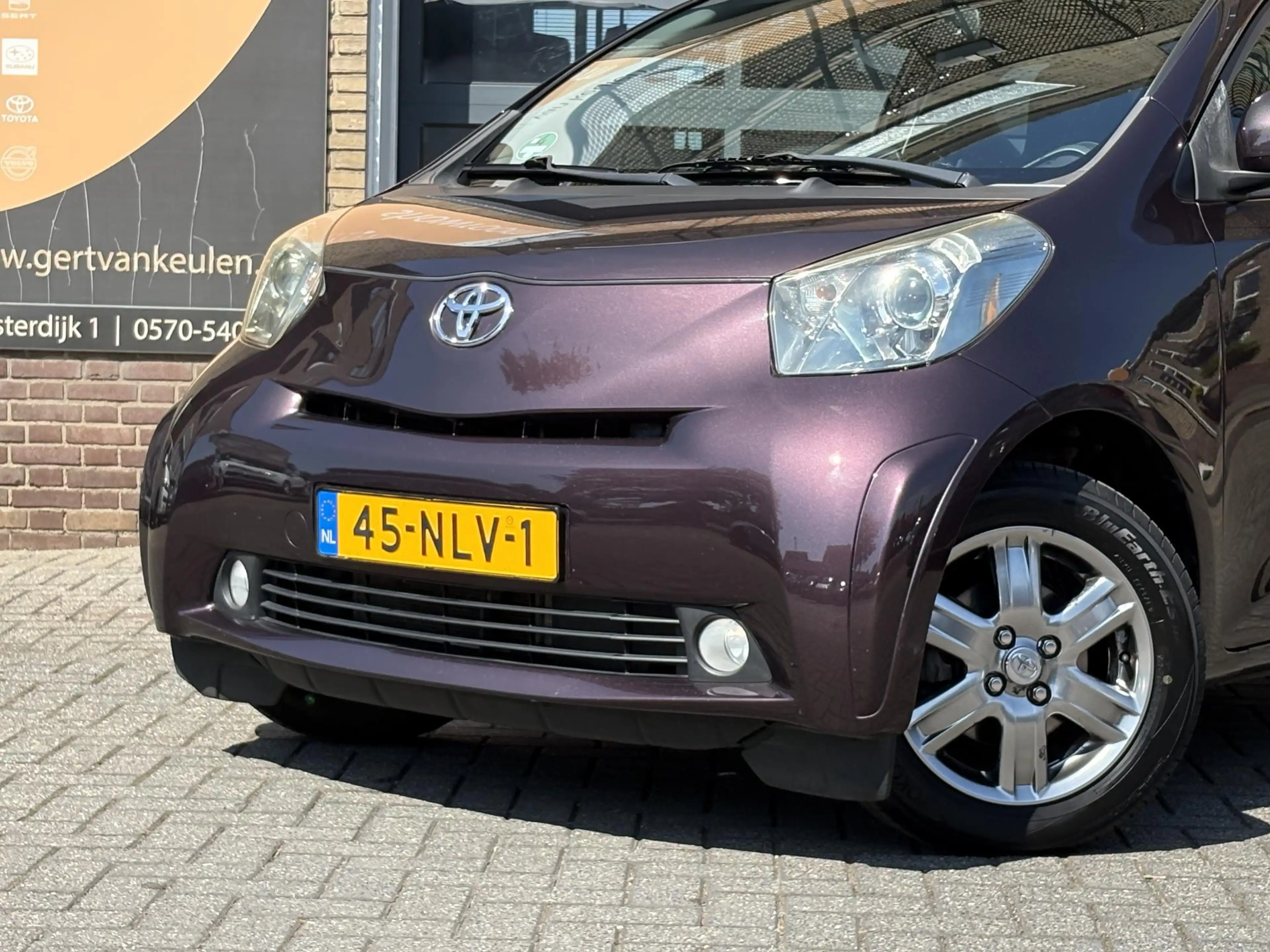 Toyota iQ 1.0 VVTi Aspiration — photo 8