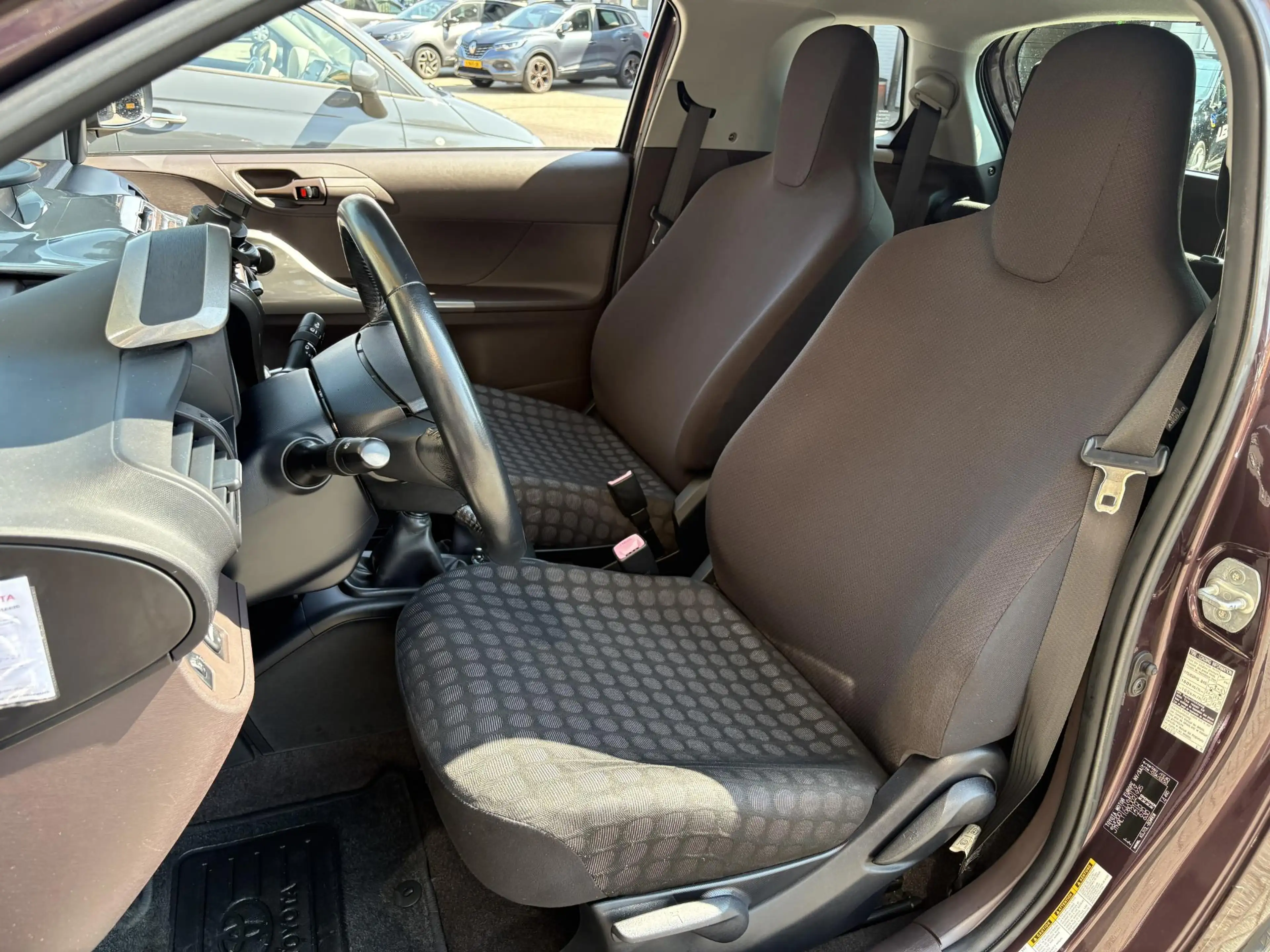 Toyota iQ 1.0 VVTi Aspiration — photo 7