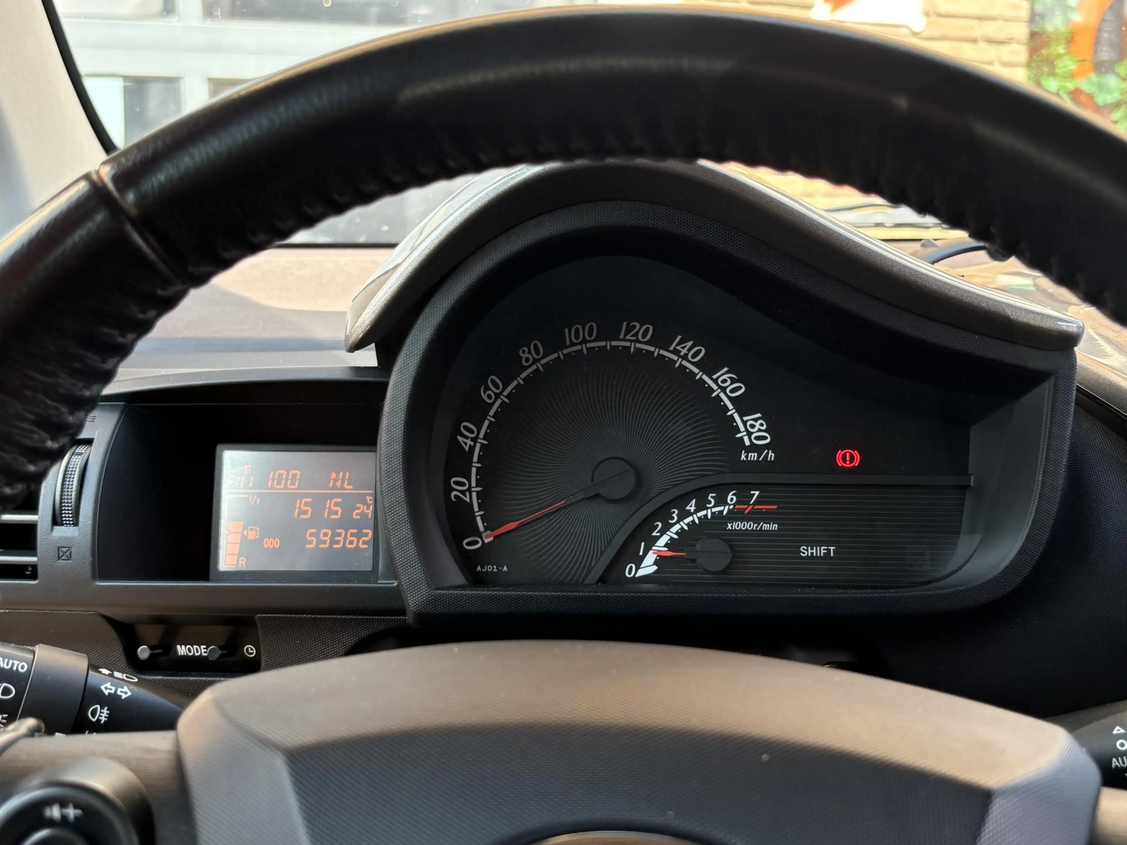 Toyota iQ 1.0 VVTi Aspiration — photo 38