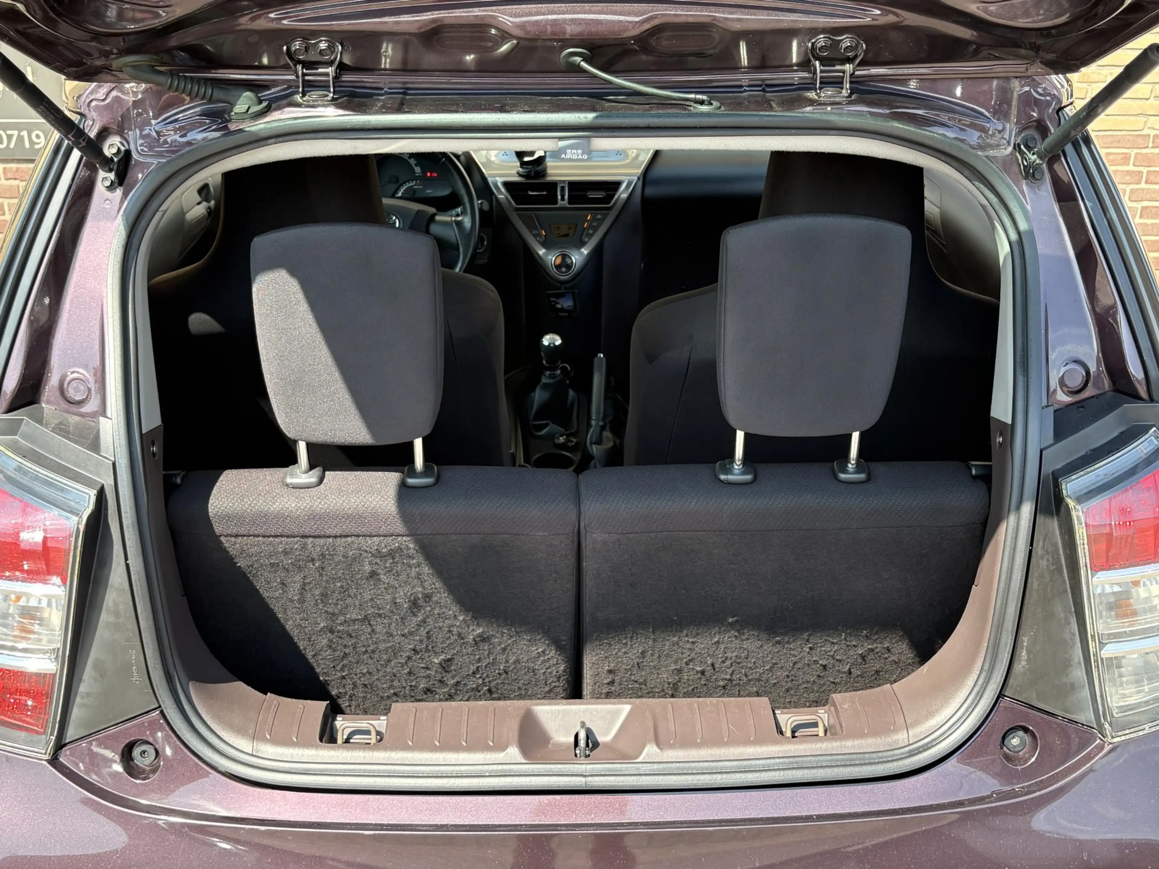 Toyota iQ 1.0 VVTi Aspiration — photo 22