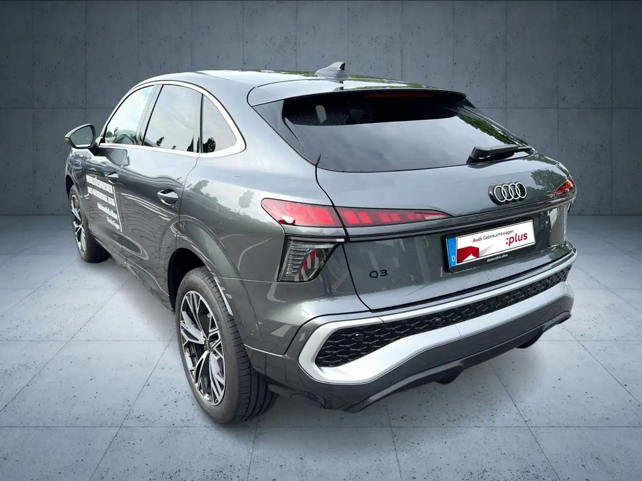 Audi Q3 e-hybrid 200 kW S tron ic 3