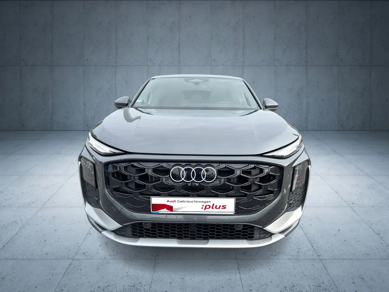 Audi Q3 e-hybrid 200 kW S tron ic 8