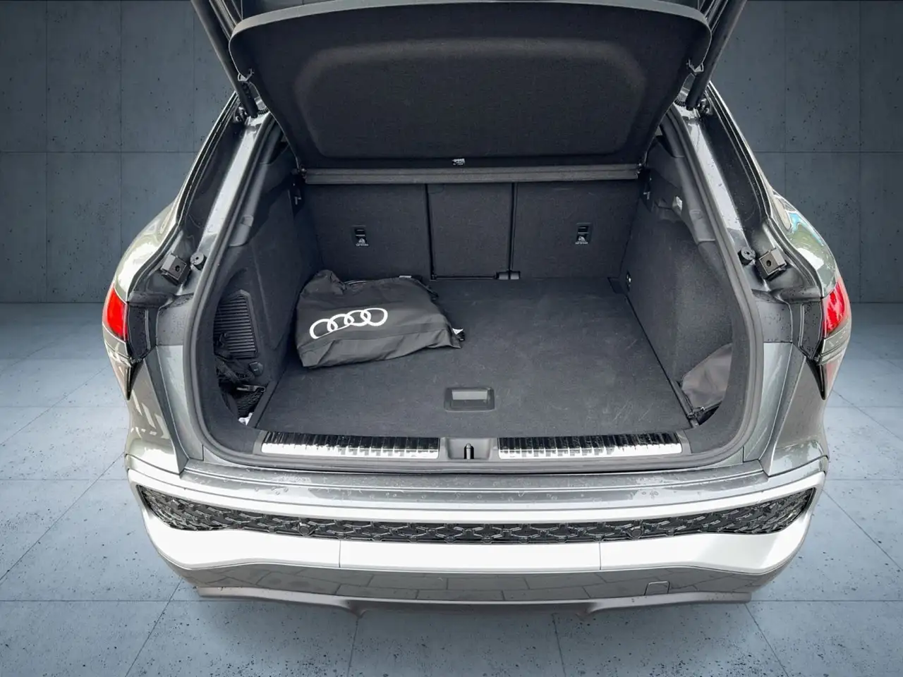 Audi Q3 e-hybrid 200 kW S tron ic 13