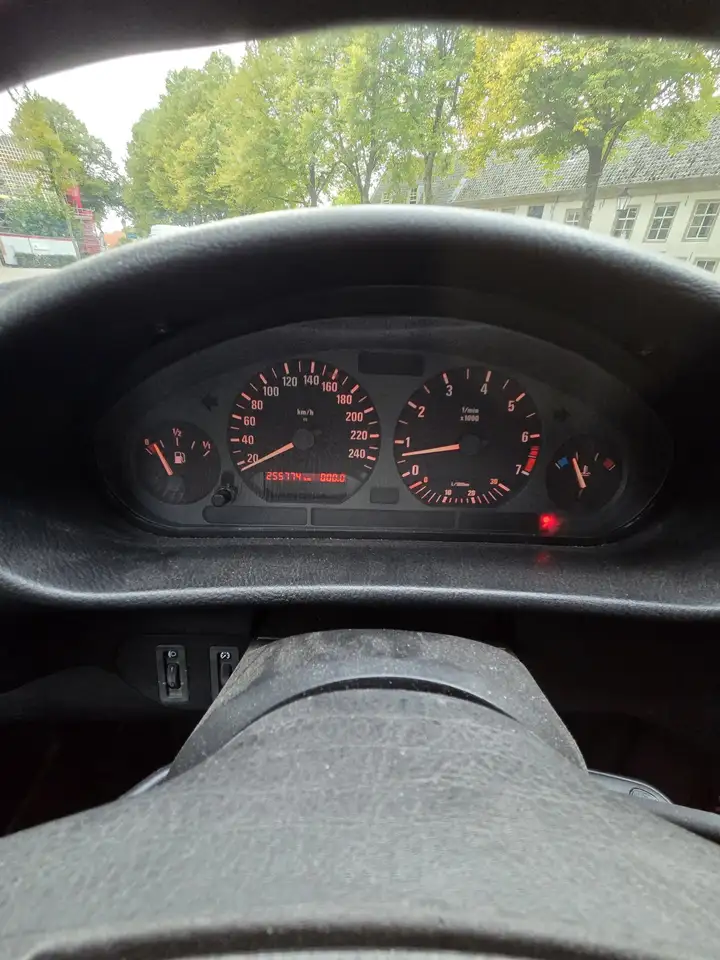 BMW 330 320i Sport Edition, foto 7