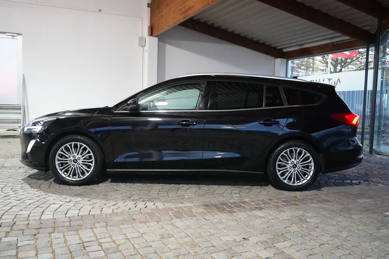 Ford Focus Turnier 1.0 Titanium B&O Android Apple PDC Noir - 2