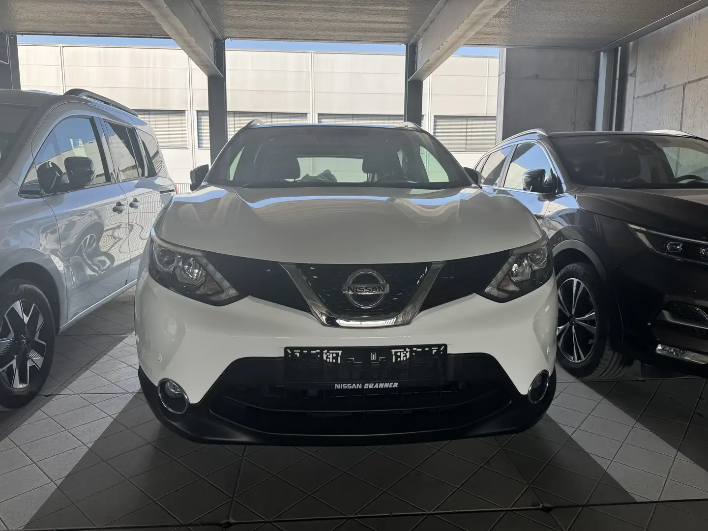 Nissan Qashqai 1,6 dCi Tekna Weiß - 1
