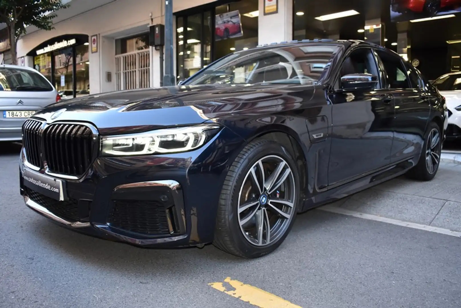BMW 745 745e Azul - 2