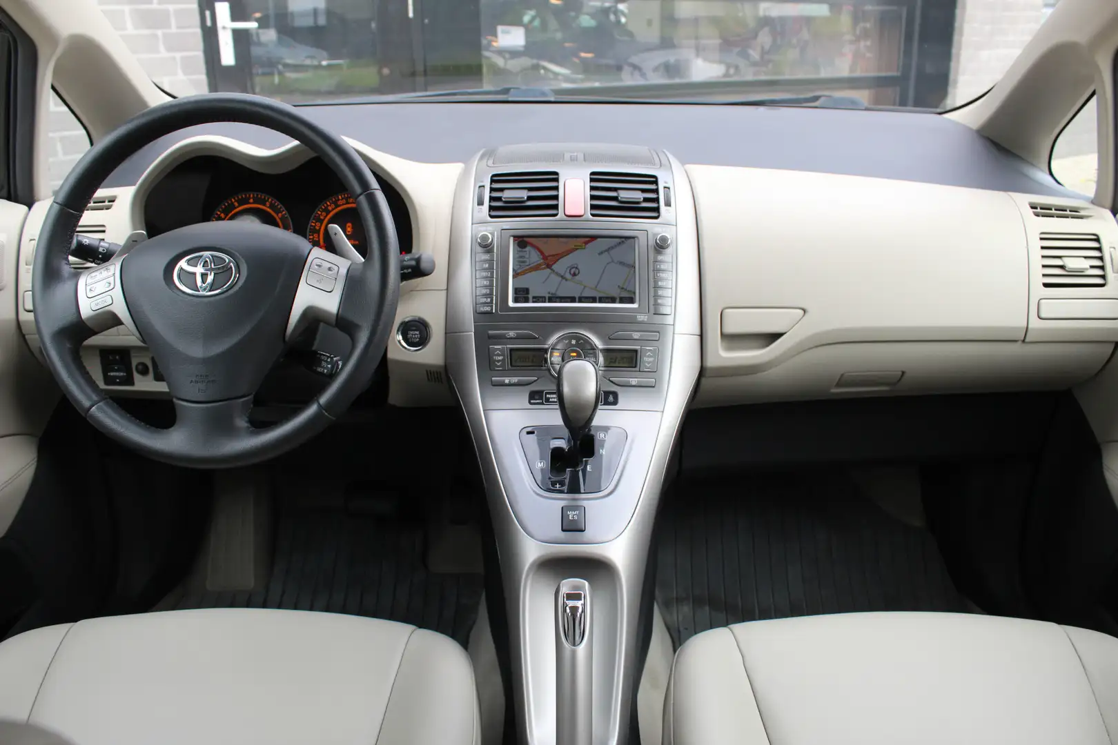 Toyota Auris 1.6-16V Executive Business / Leer / Automaat / N.A Zwart - 2