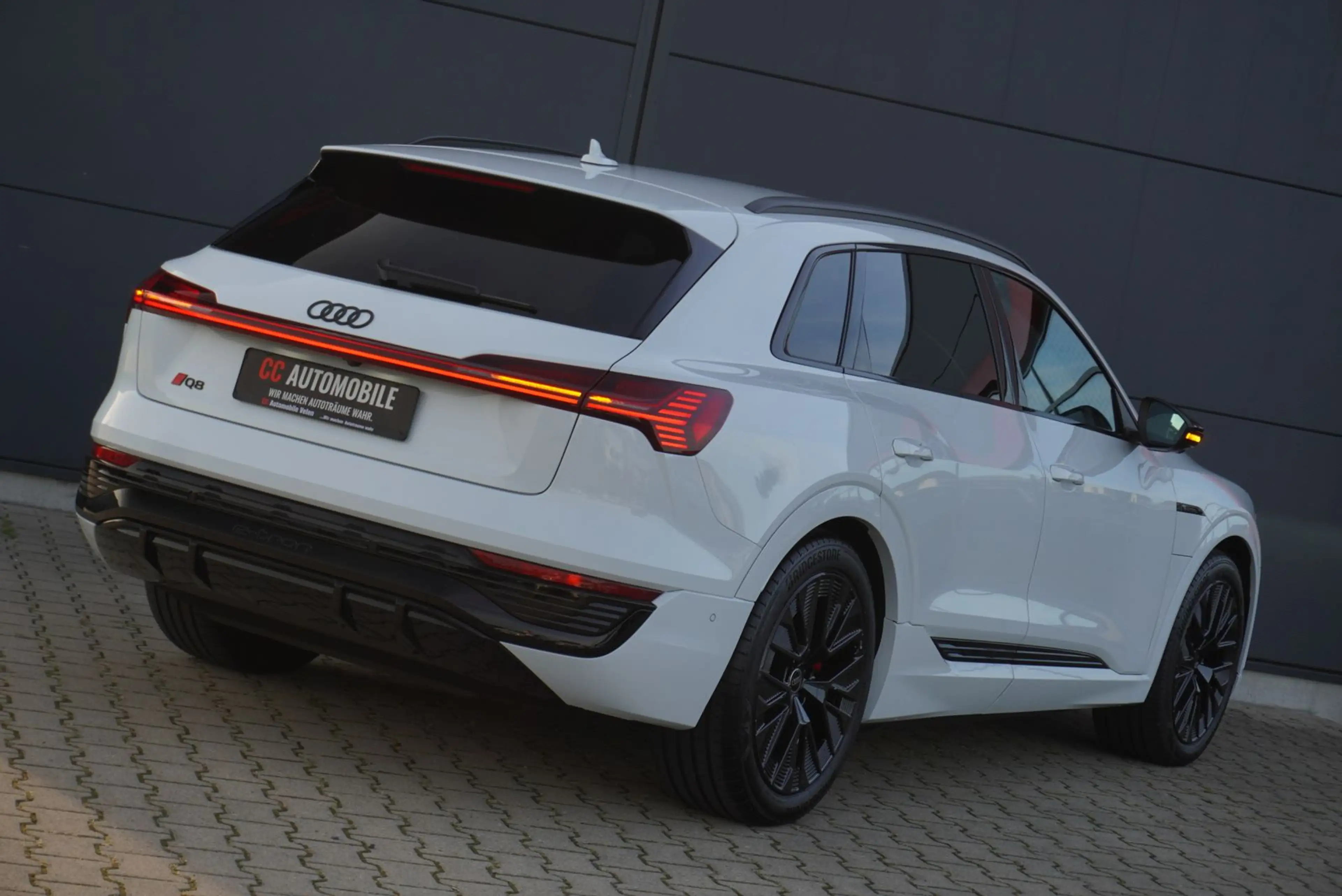 Audi Q8 e-tron 55 S-Line Edition/Matrix/B&O/360°/Luft — photo 6