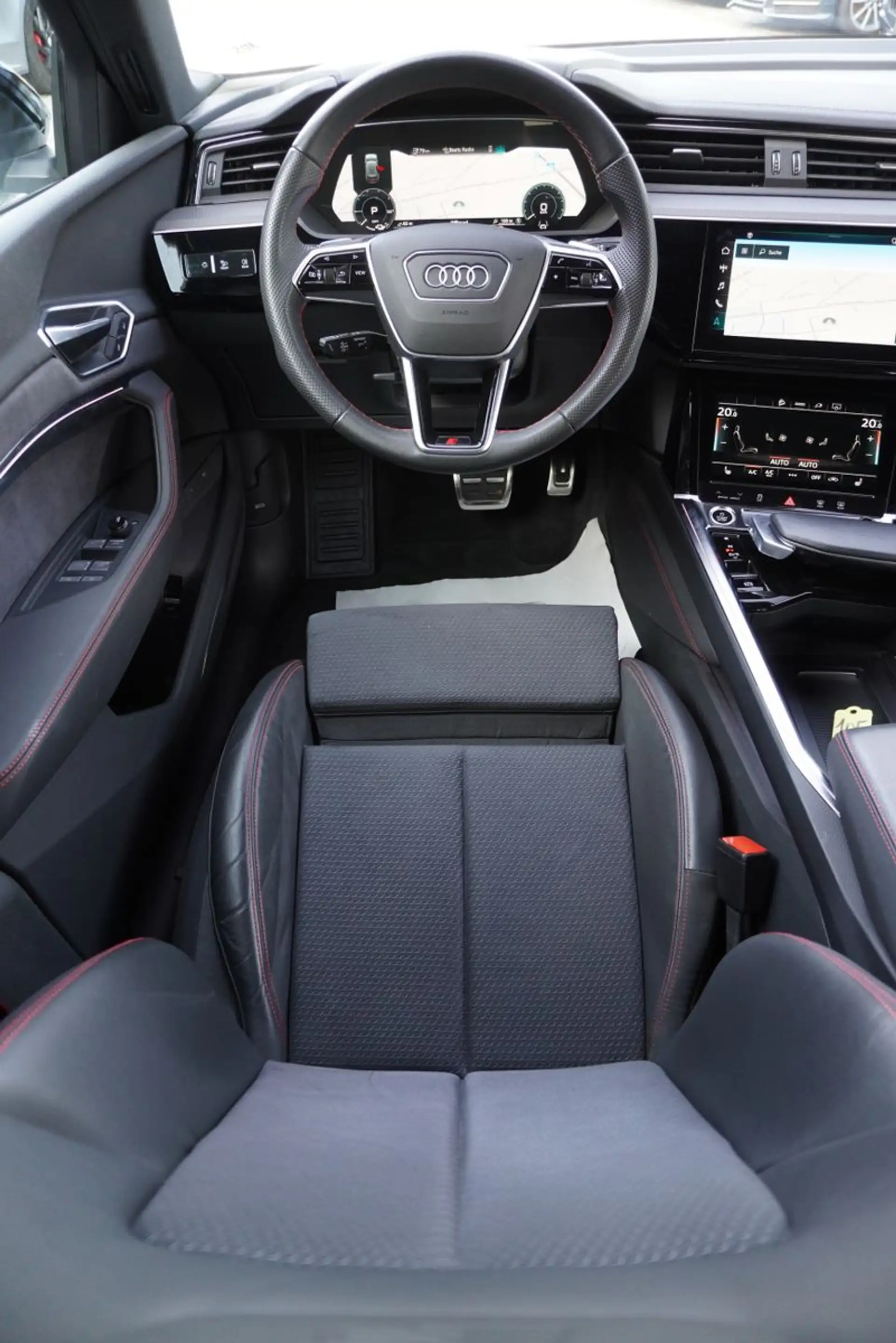 Audi Q8 e-tron 55 S-Line Edition/Matrix/B&O/360°/Luft — photo 15
