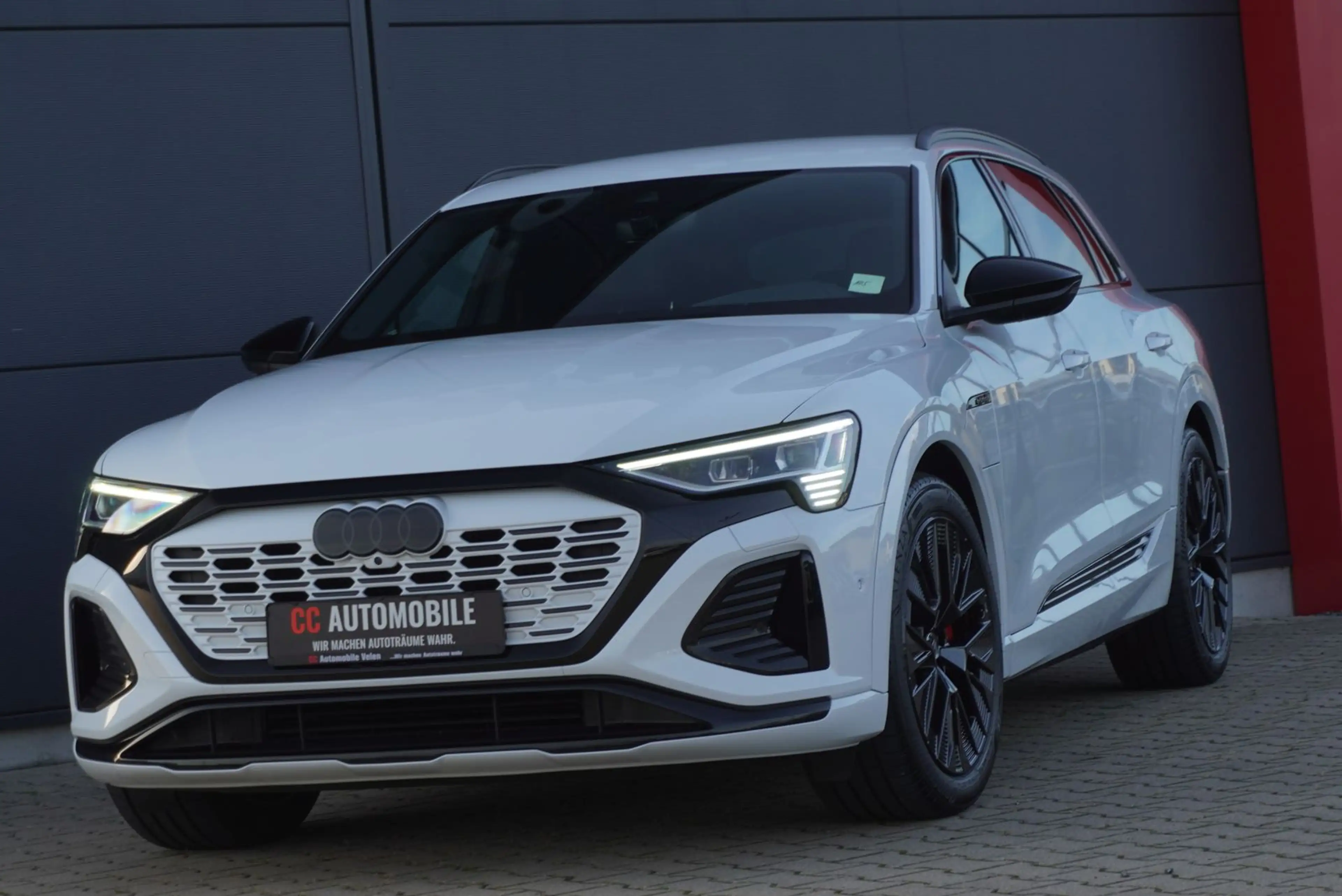 Audi Q8 e-tron 55 S-Line Edition/Matrix/B&O/360°/Luft — photo 2