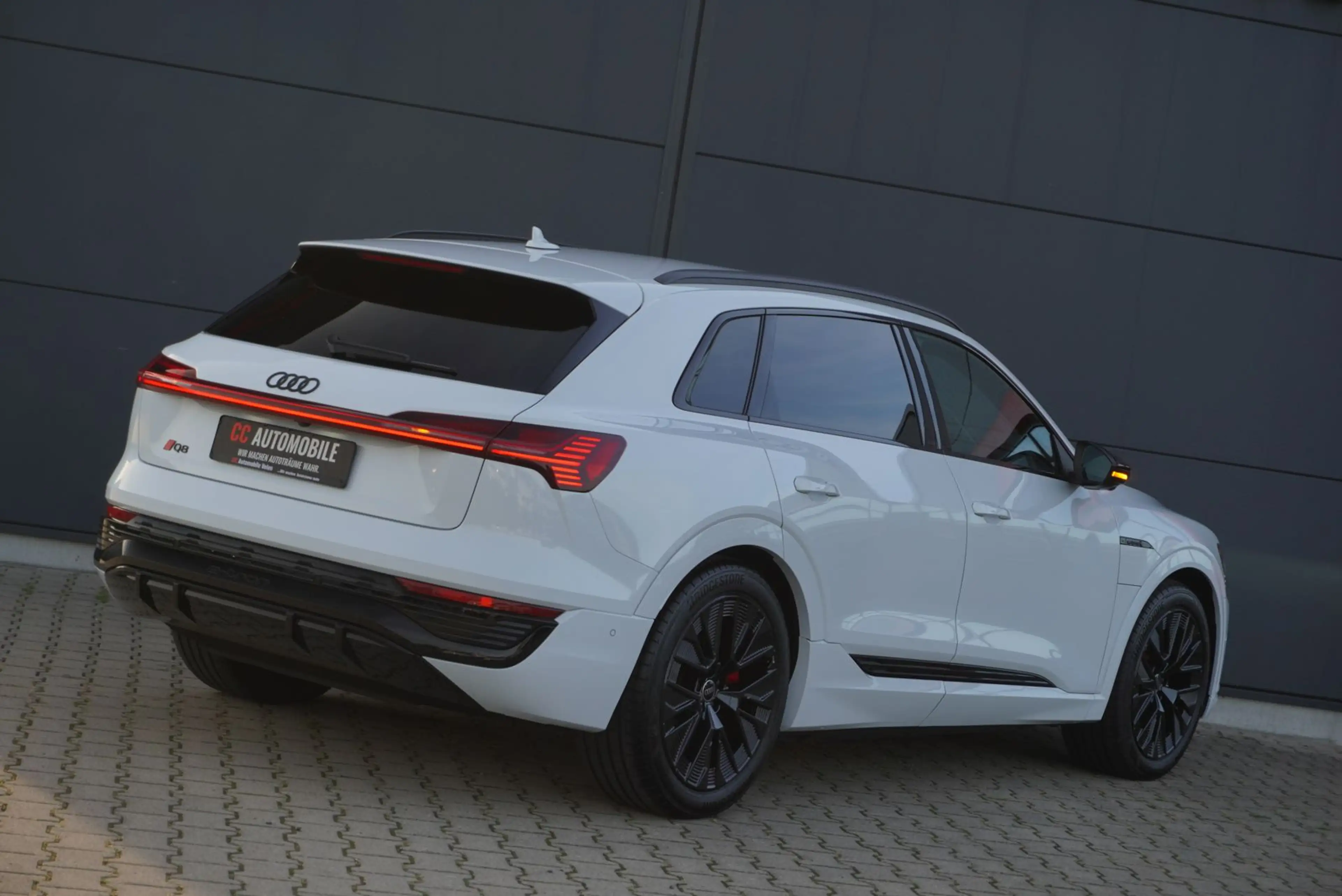 Audi Q8 e-tron 55 S-Line Edition/Matrix/B&O/360°/Luft — photo 7