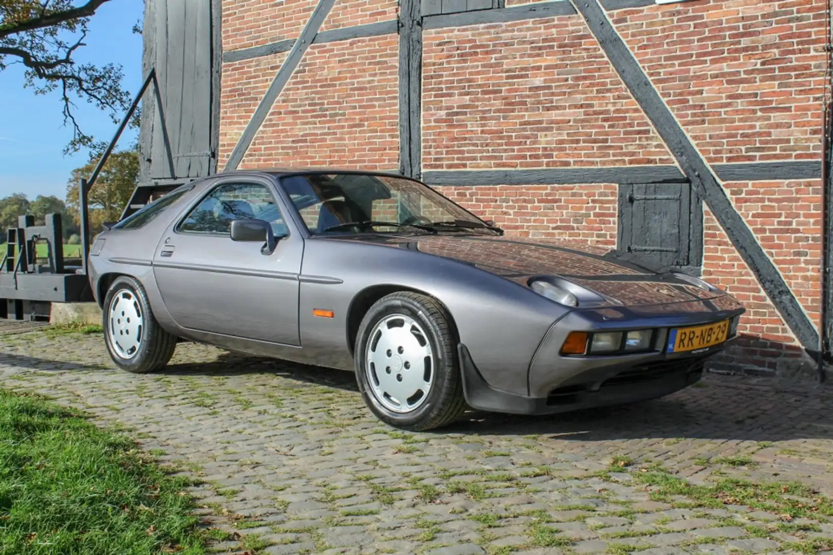 Porsche 928 S Gris - 1