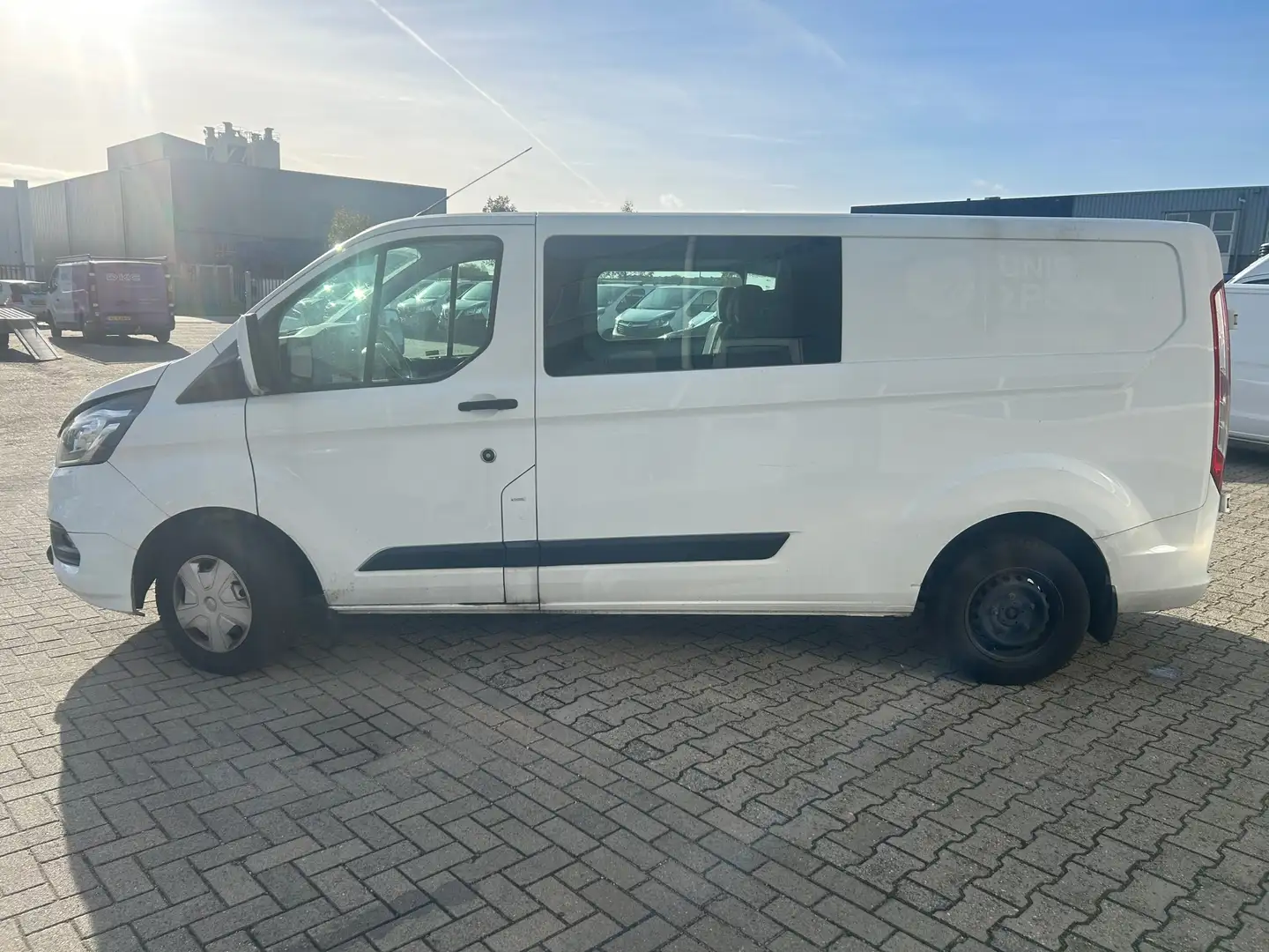 Ford Transit Custom 300 2.0 TDCI L2H1 Trend DC 6 PERS. Weiß - 2