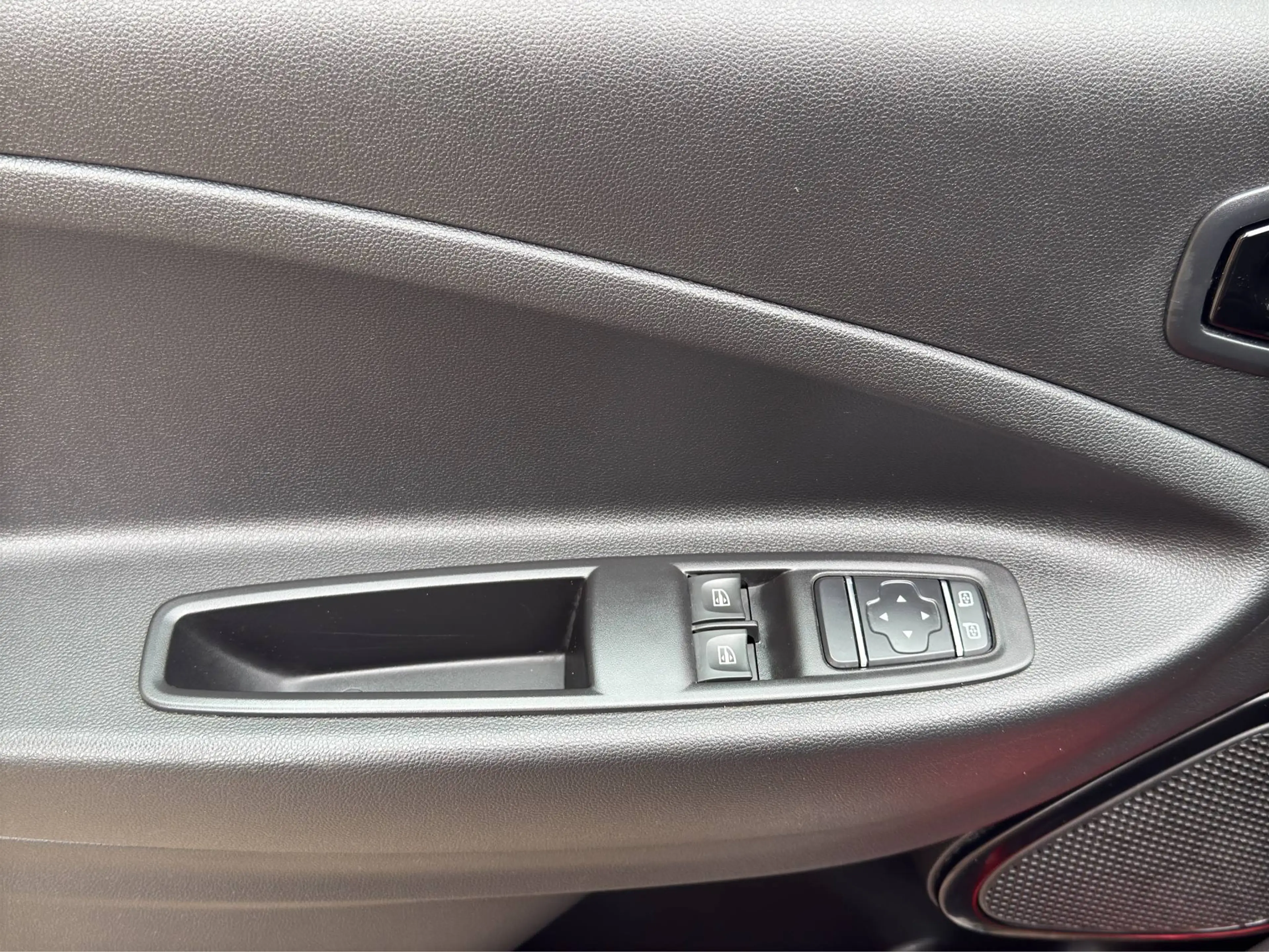Renault ZOE Life — photo 11