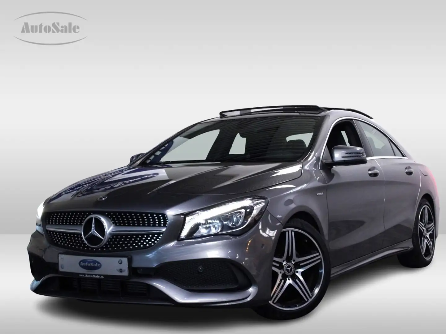 Mercedes-Benz CLA 200 AMG AUT 1eEIG! PANO LEDER NAV CAMERA STOELVW '18 Grijs - 1