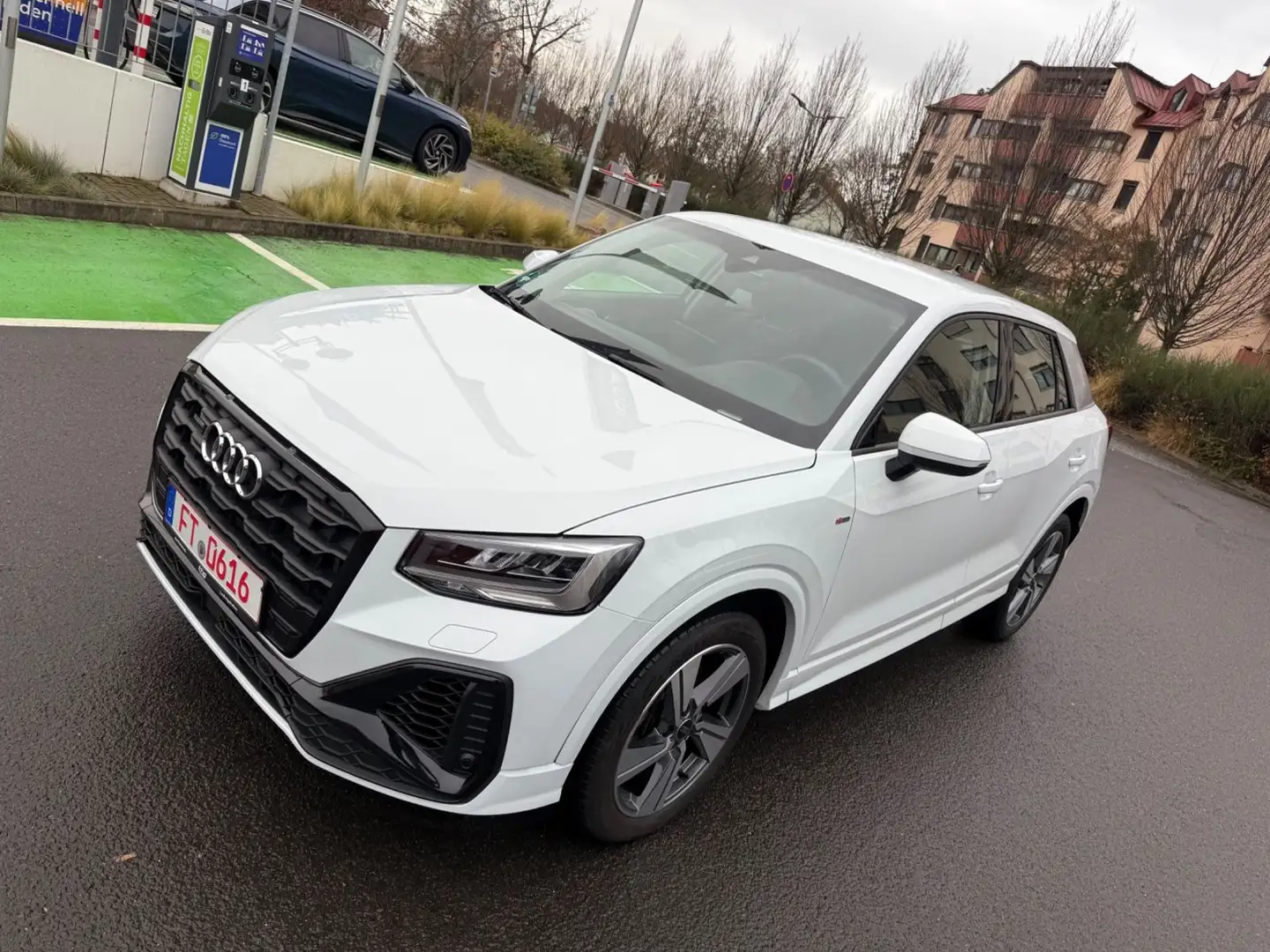 Audi Q2 40 TFSI quattro S line Aut/Leder/Navi Weiß - 1