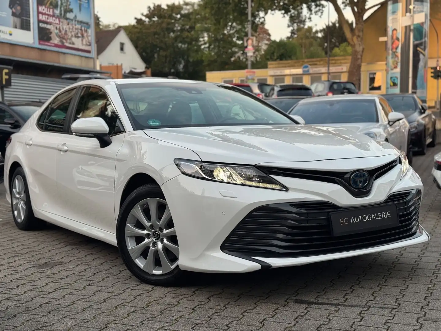 Toyota Camry Hybrid Business Edition*KAMERA*LED*LEDER* Weiß - 2