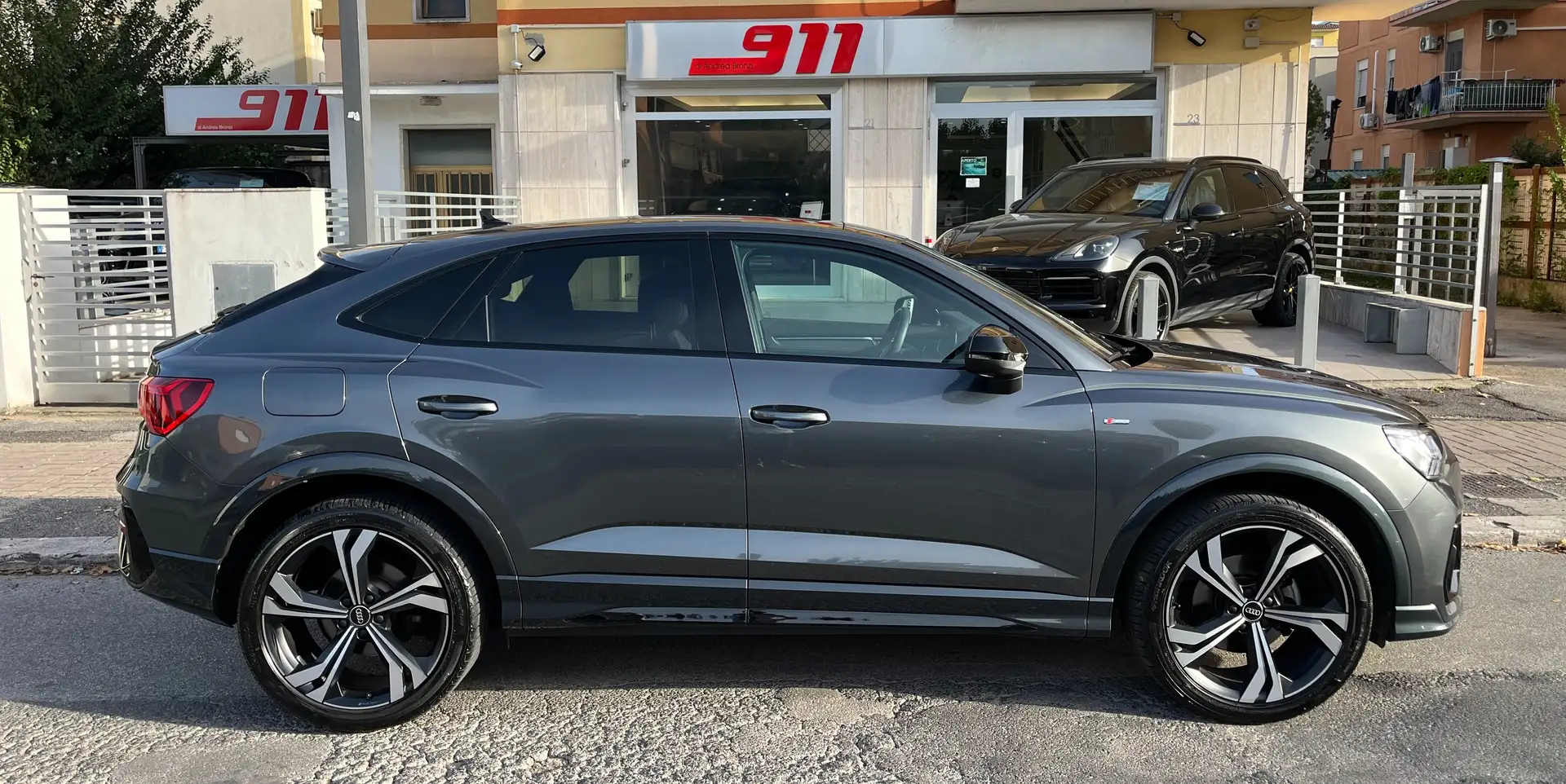 Audi Q3 SPB Sportback 35 2.0 tdi S line Tetto 20" 360 view Grau - 2