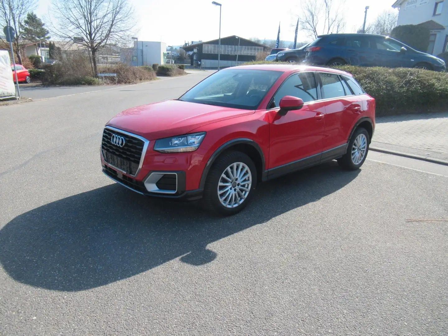 Audi Q2 30 TFSI design Rot - 1