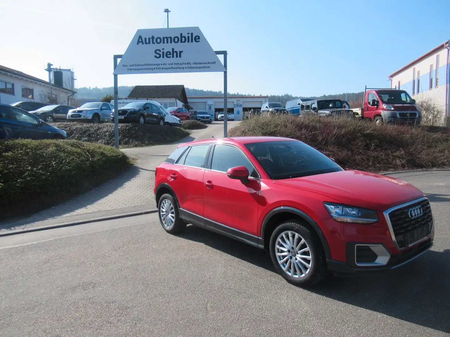 Audi Q2 30 TFSI design Rot - 2