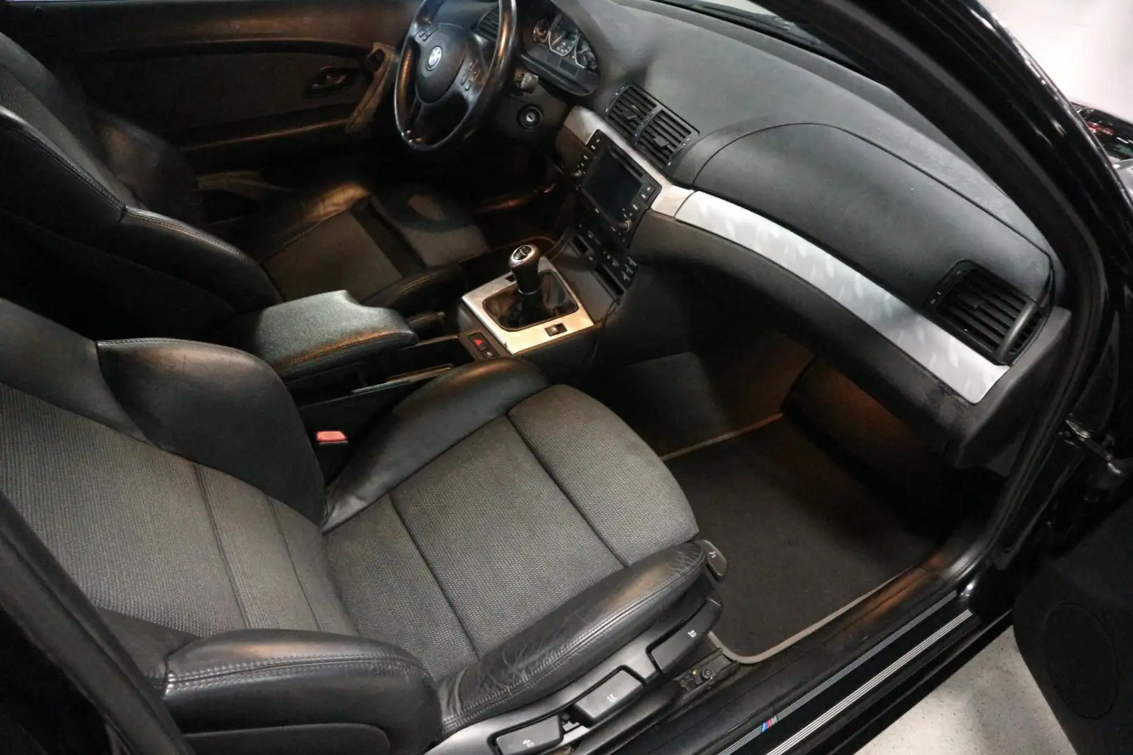 BMW 325 3-serie Compact 325ti / M-SPORT / APK 3 2026 Zwart - 2