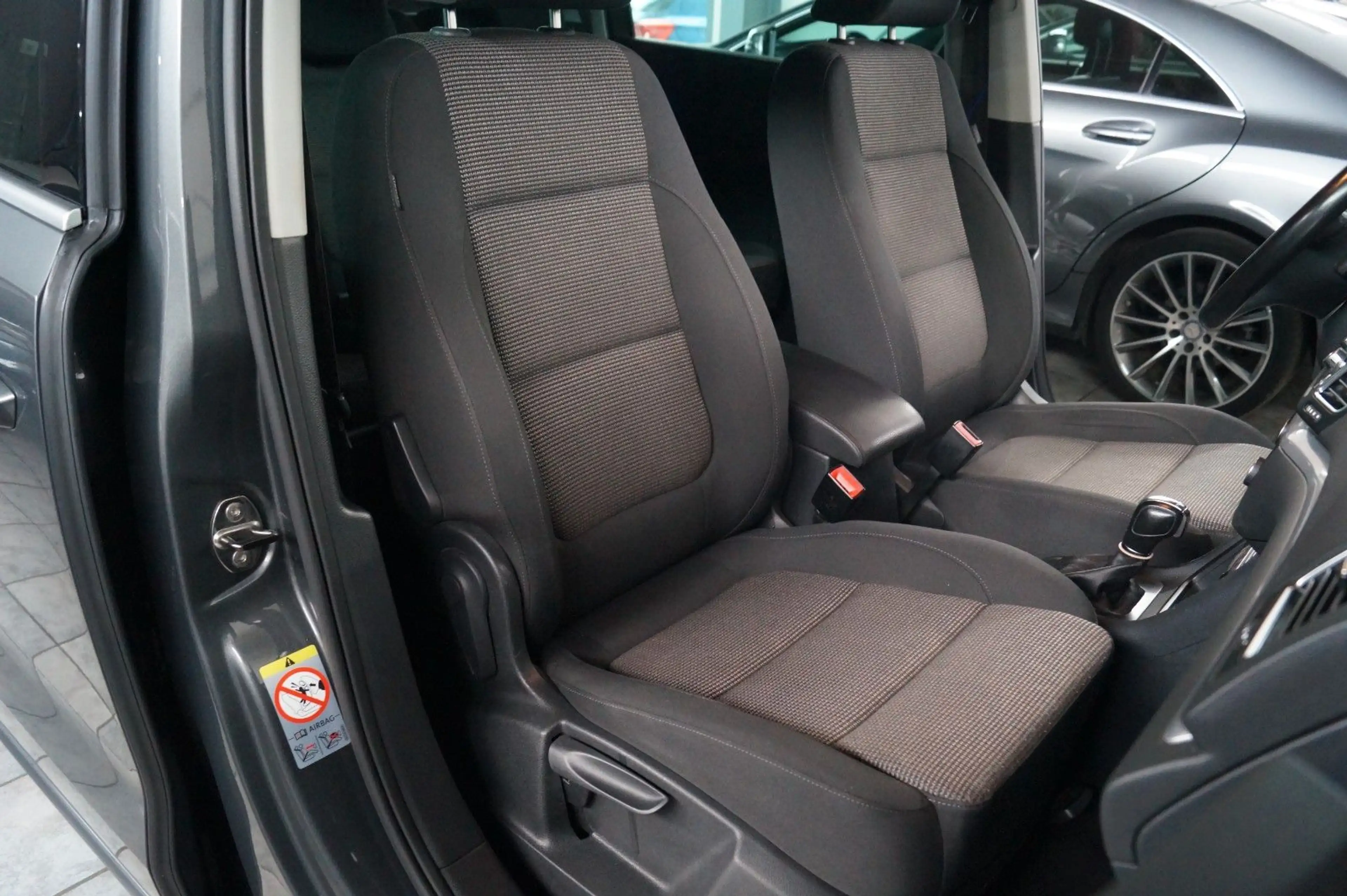 Volkswagen Sharan 2.0 TSI DSG Comfortline*7 SITZE*NAVI*PDC* — photo 14
