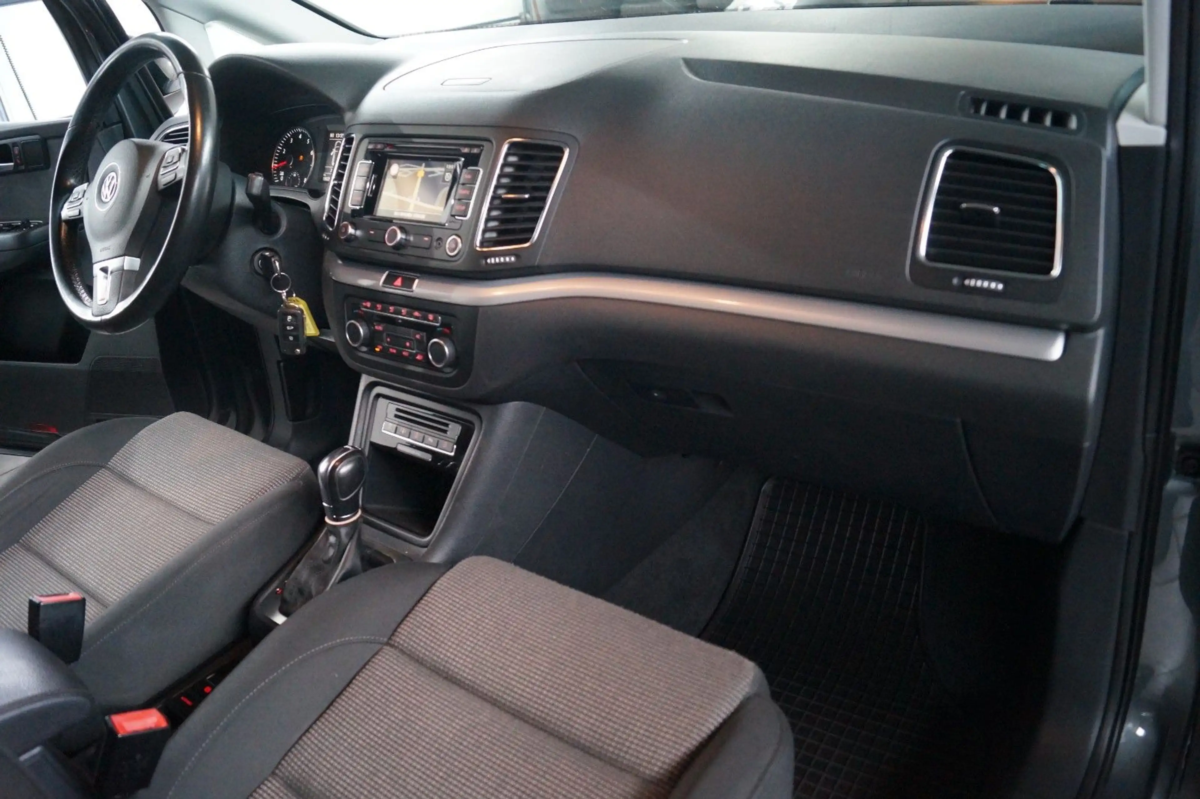 Volkswagen Sharan 2.0 TSI DSG Comfortline*7 SITZE*NAVI*PDC* — photo 15