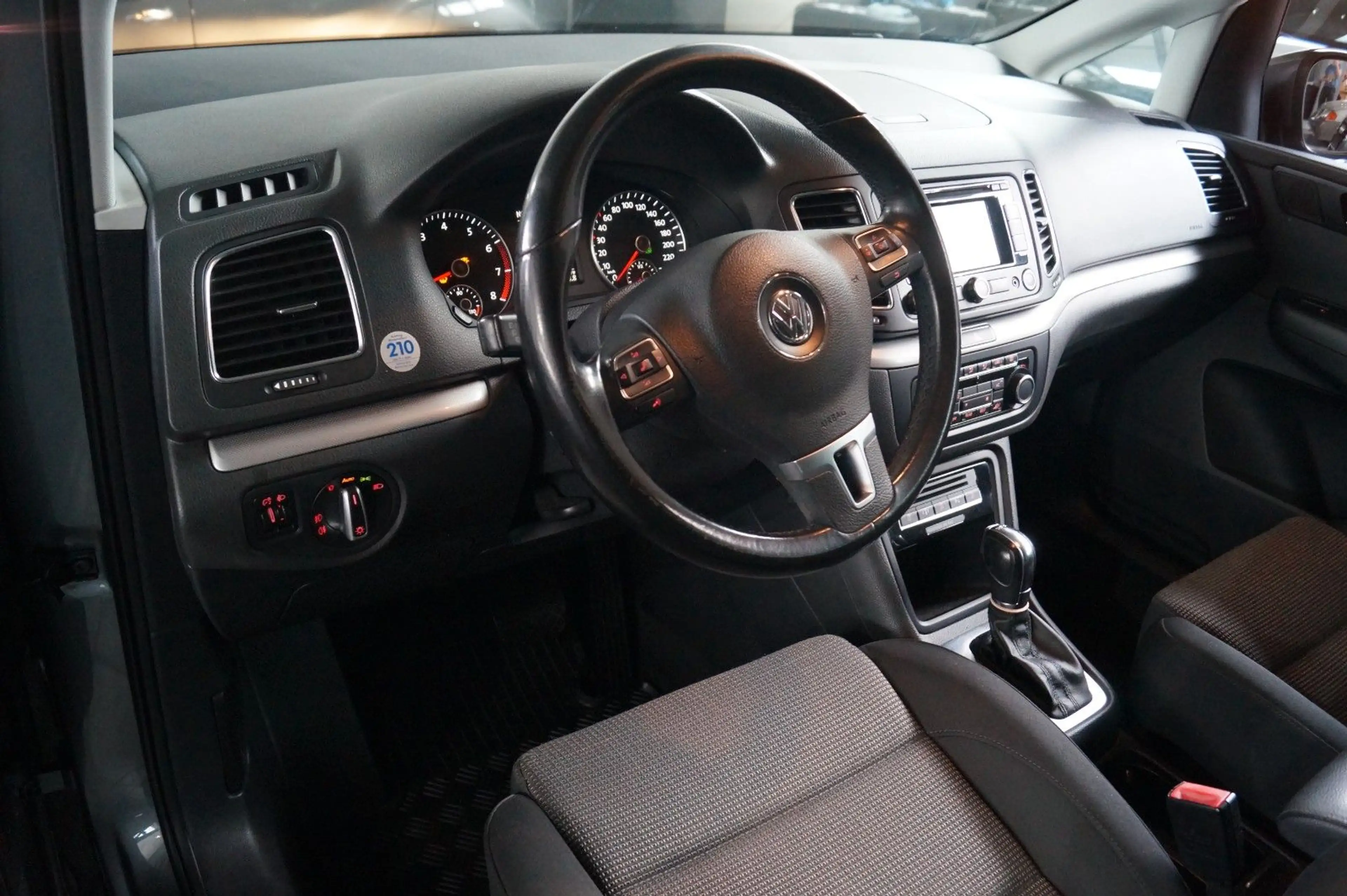 Volkswagen Sharan 2.0 TSI DSG Comfortline*7 SITZE*NAVI*PDC* — photo 10