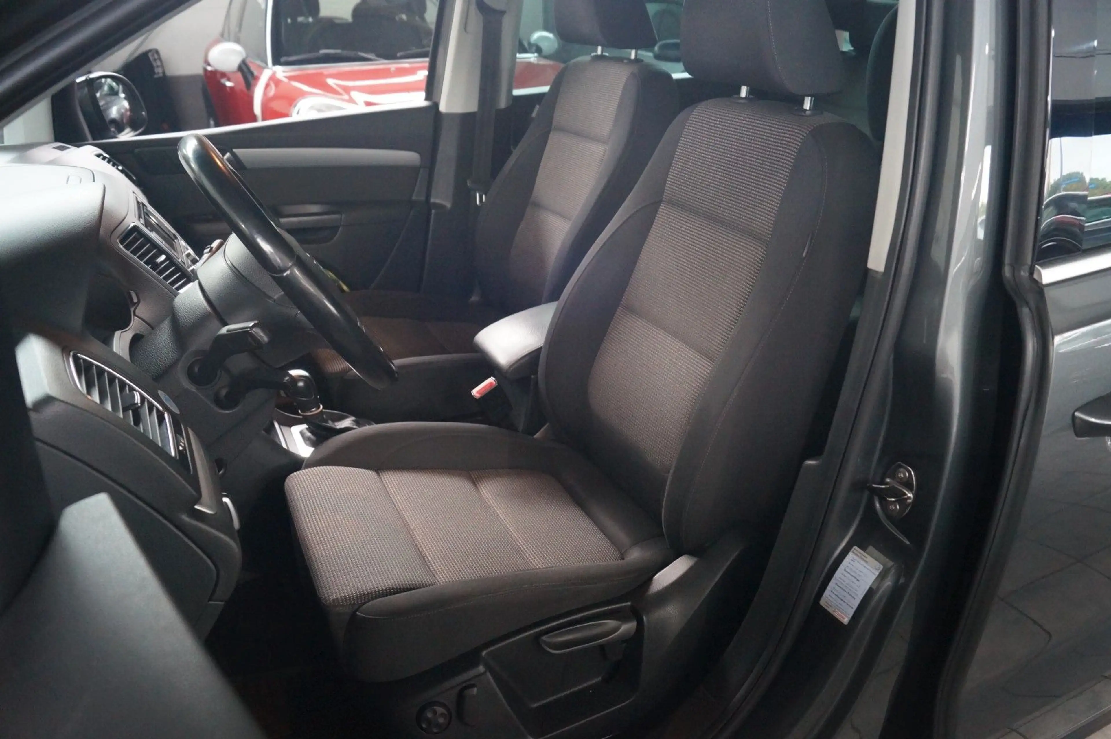 Volkswagen Sharan 2.0 TSI DSG Comfortline*7 SITZE*NAVI*PDC* — photo 9