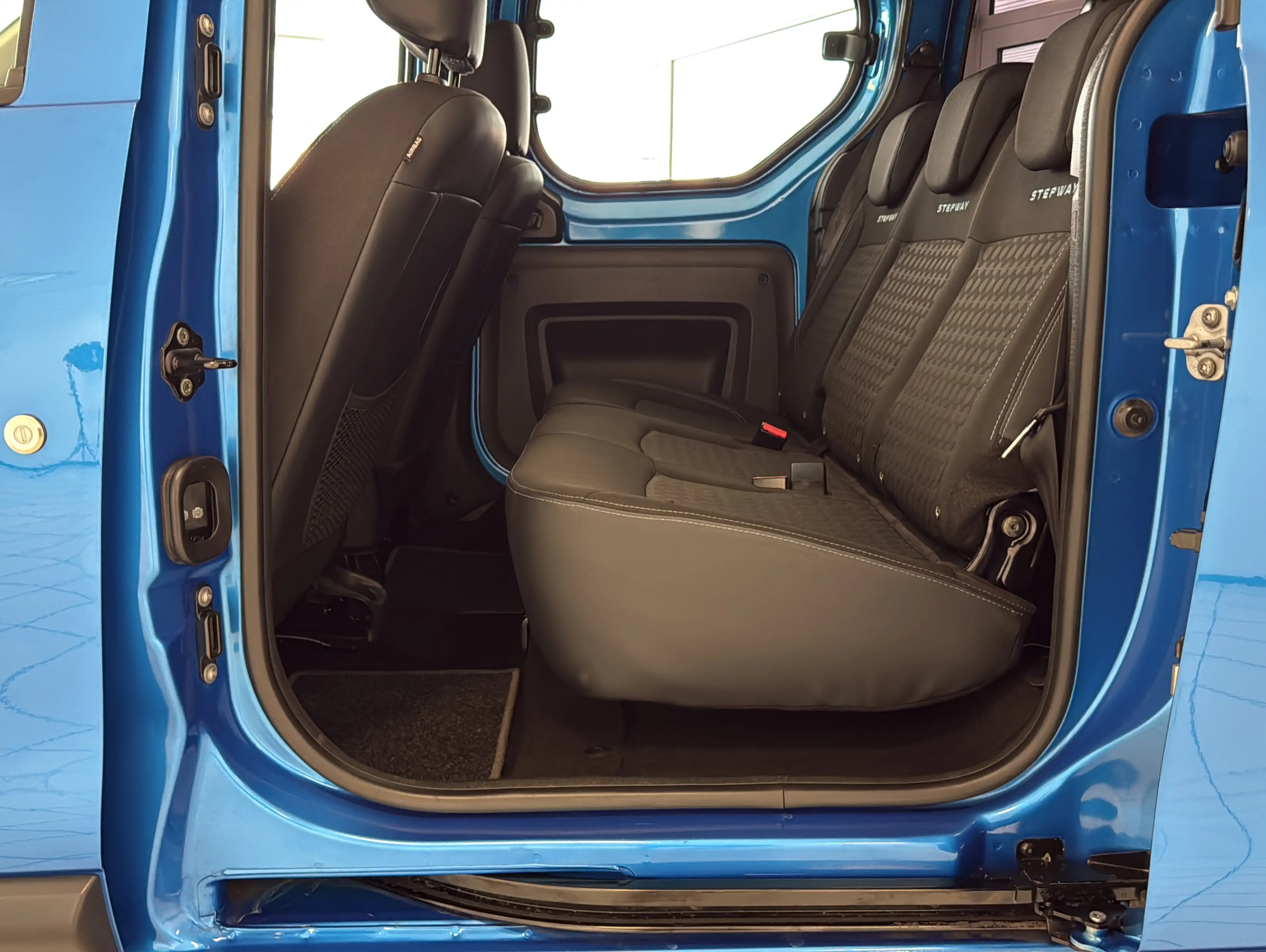 Dacia Dokker 1.2 Stepway|Navi|SHZ|Klima|Alufelgen| — photo 12