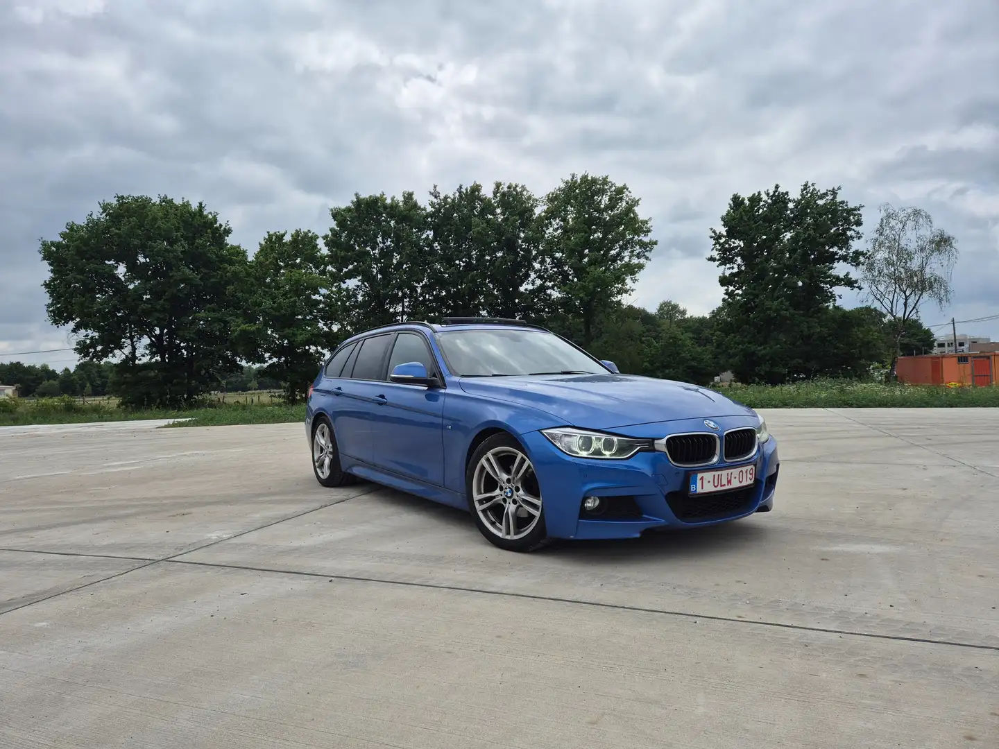 BMW 318 318d Touring Aut. Sport Line Blauw - 1