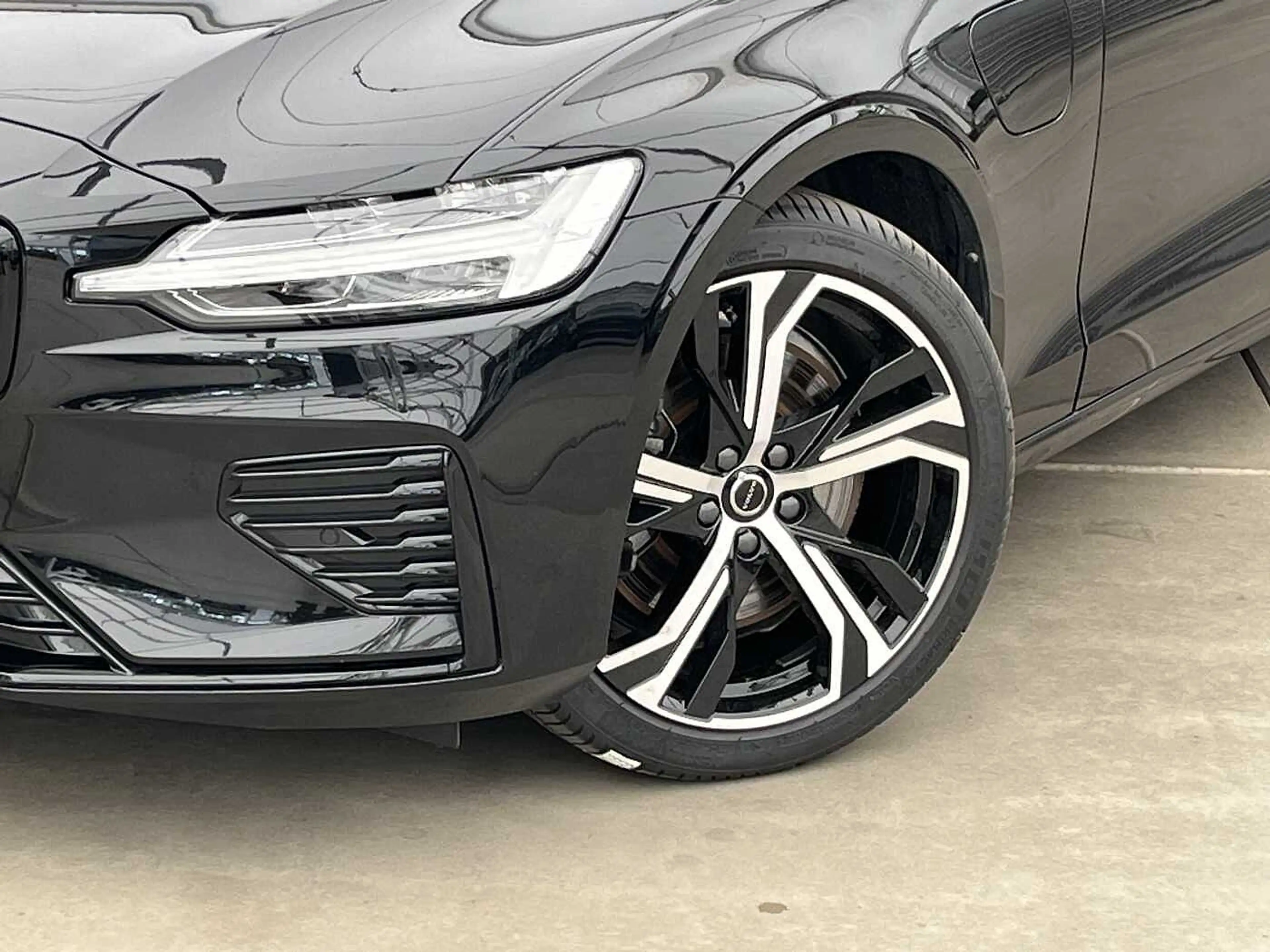 Volvo S60 T8 PLUS DARK — photo 5