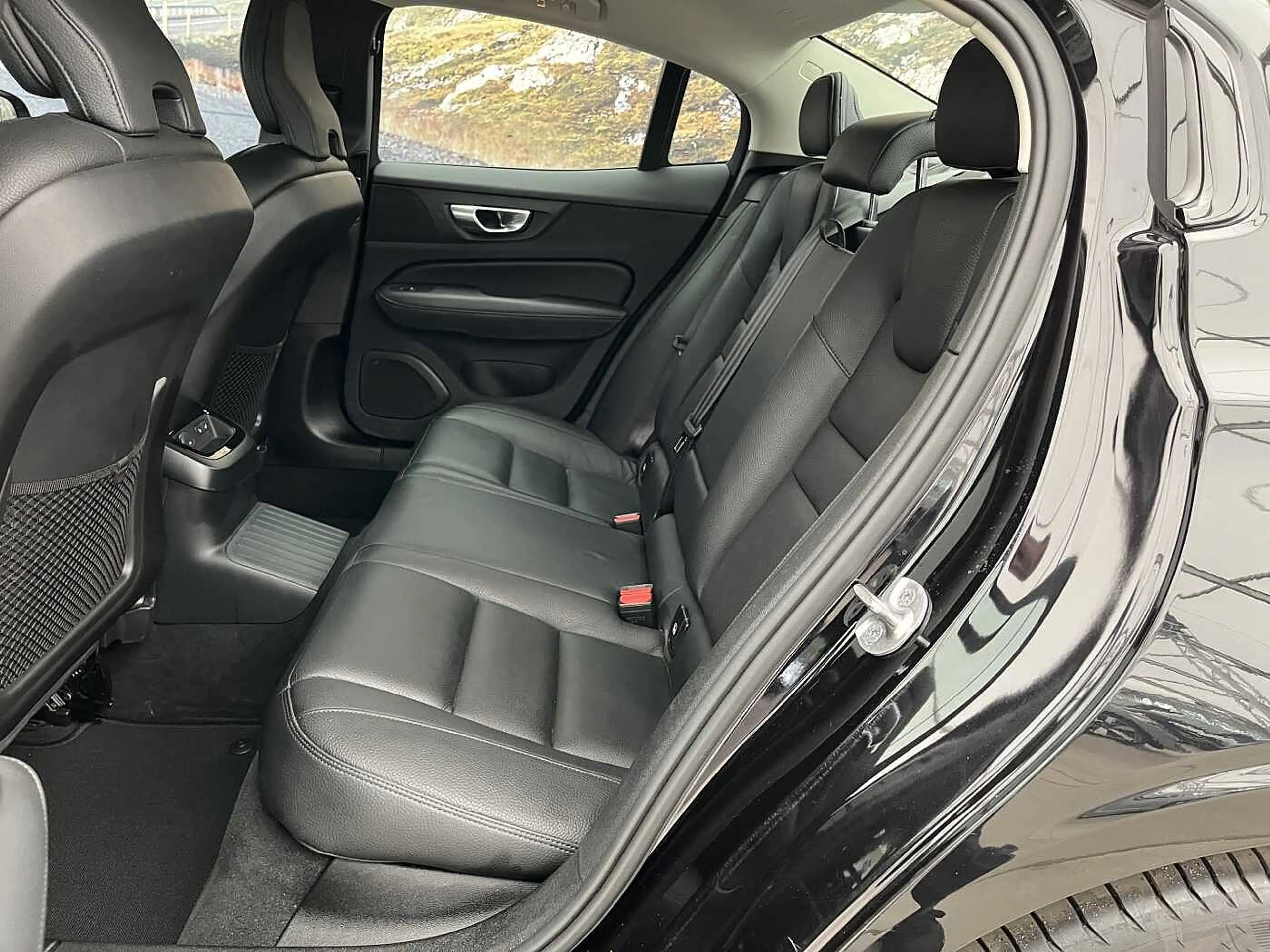 Volvo S60 T8 PLUS DARK — photo 12