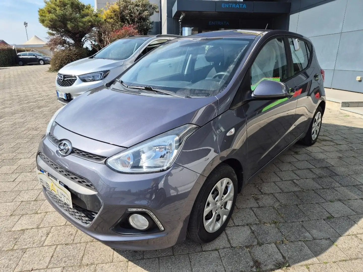 Hyundai i10 1.0 LPGI Econext Sound Edition Gris - 1
