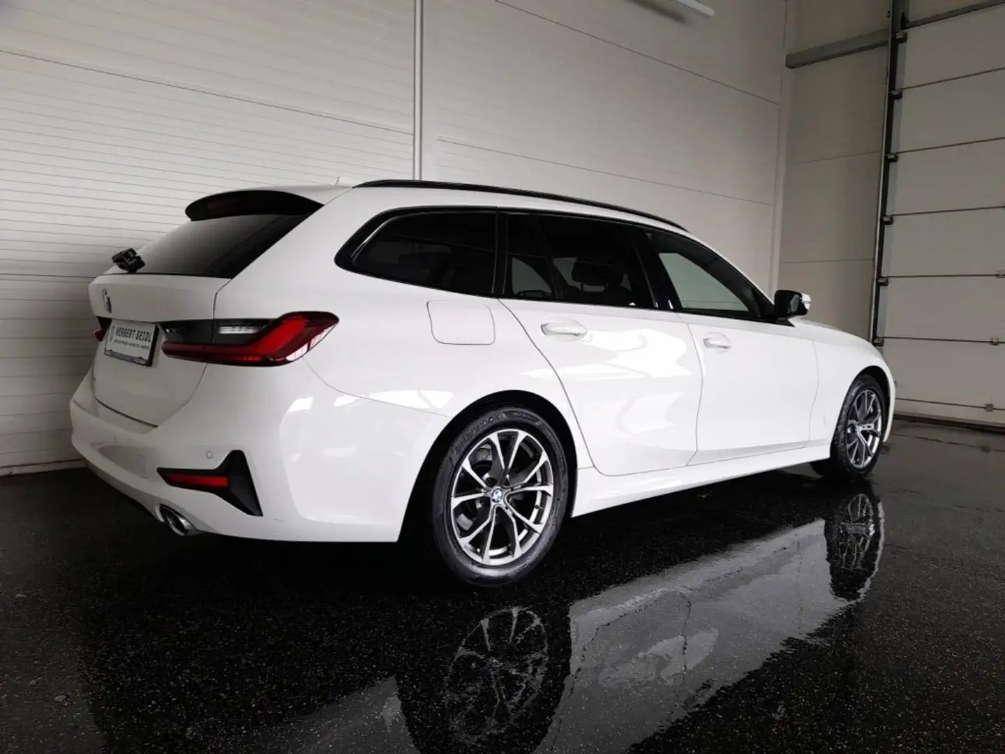 BMW 320 D Touring SPORTLINE Aut. *LASER LED / NAVI / LIVE COCKPIT PLUS / HEAD-UP / TEILLEDER / E-KLAPPE* Weiß - 2