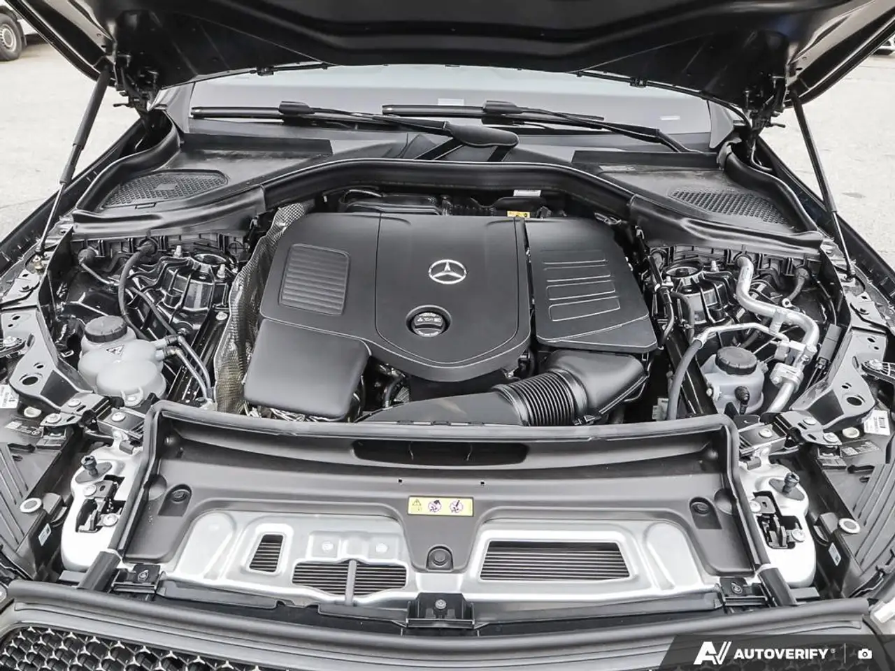 Mercedes-Benz GLC снимка Mercedes-Benz GLC