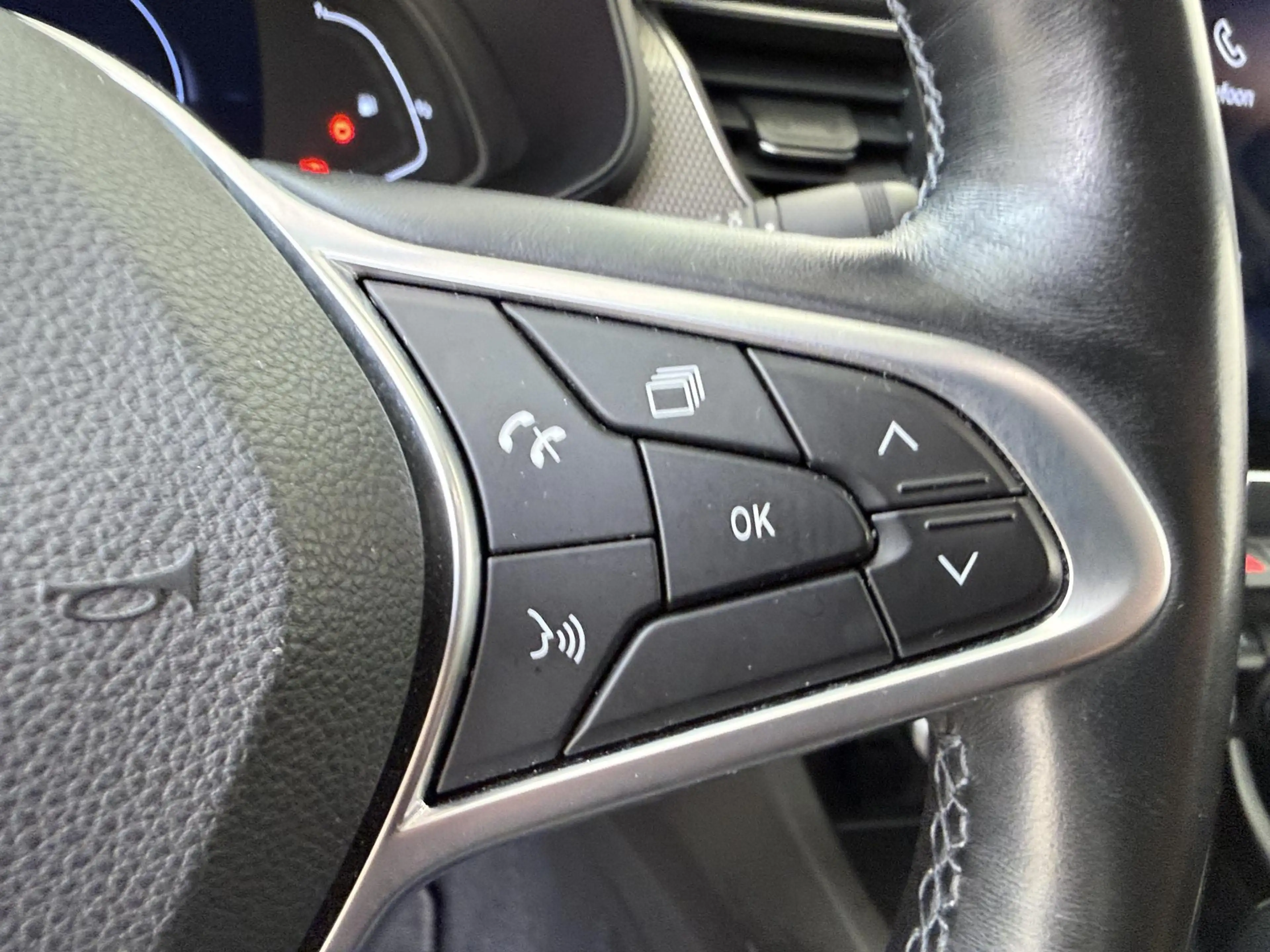 Renault Arkana 1.6 E-Tech Hybrid 145 Intens — photo 13